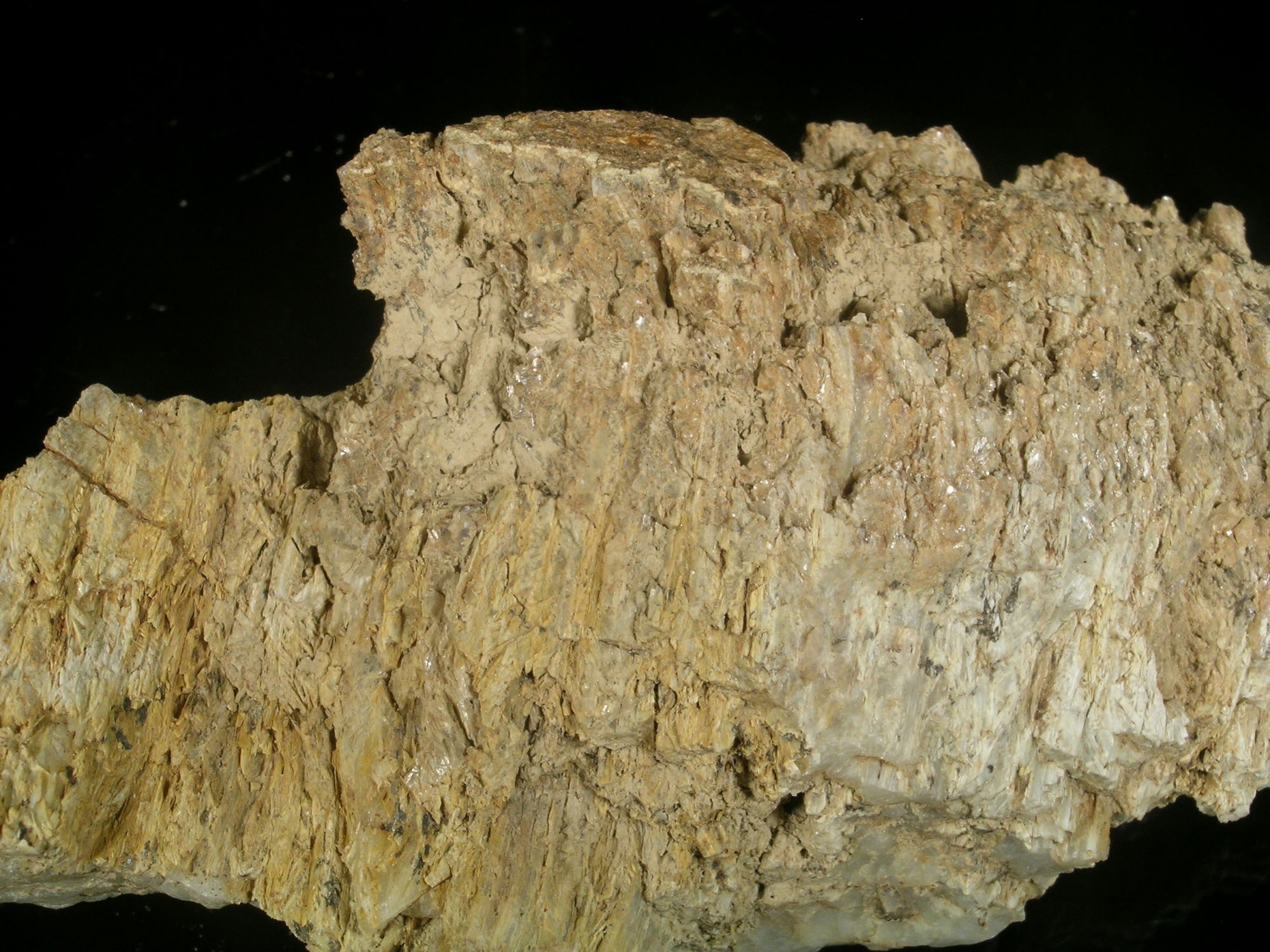 Klinozoisit (Herman Ottó Múzeum, Miskolc CC BY-NC-SA)