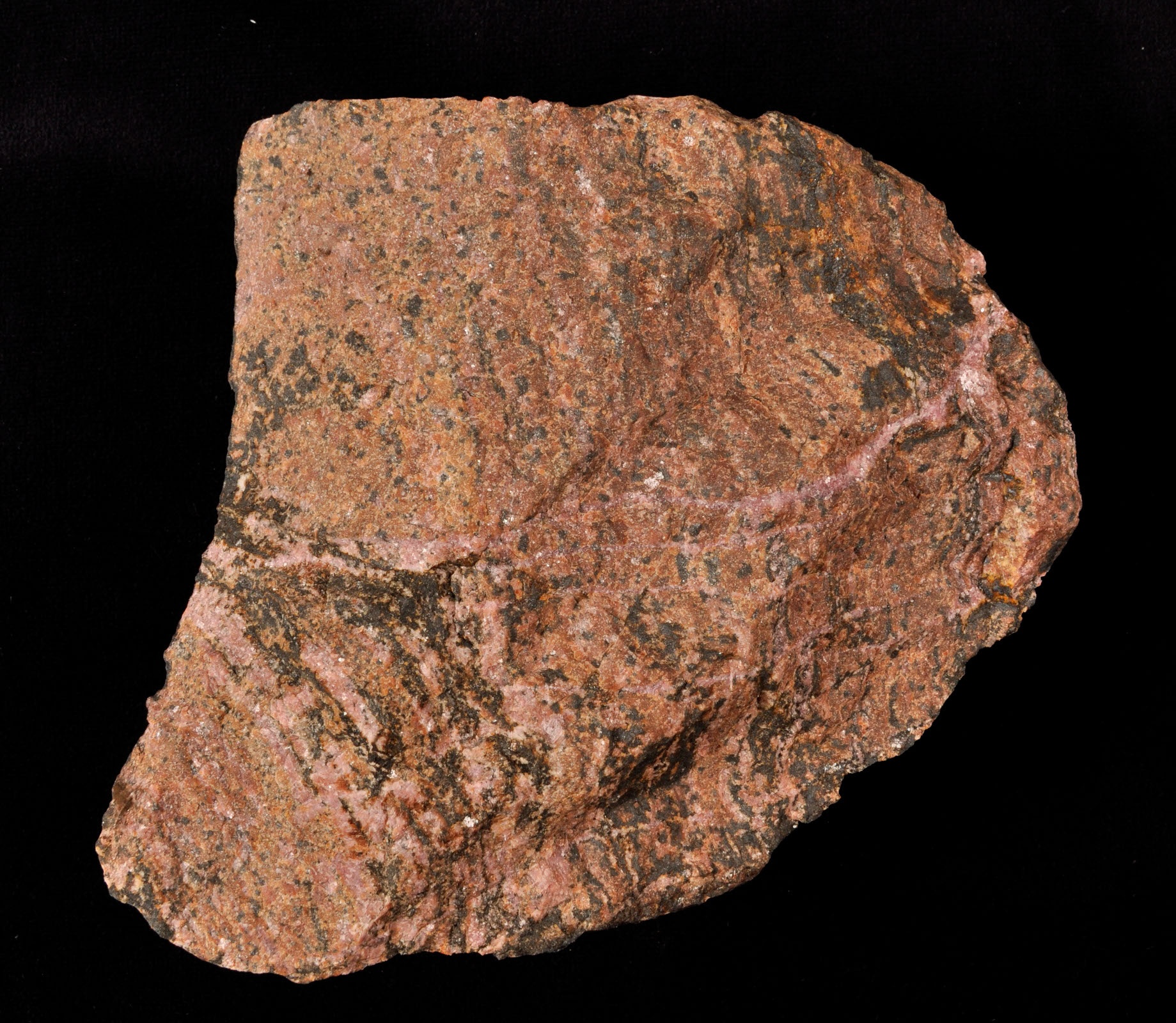 Rodokrozit, piroxmangit (Herman Ottó Múzeum, Miskolc CC BY-NC-SA)