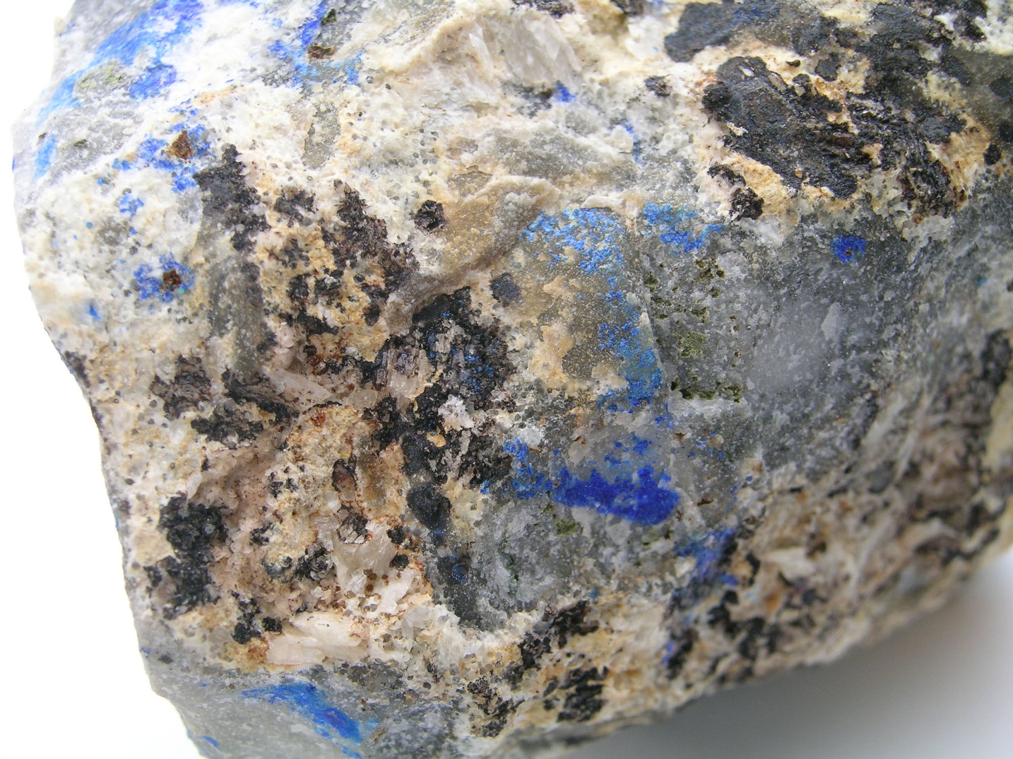Azurit, tennantit, kvarc, kalcit (Herman Ottó Múzeum, Miskolc CC BY-NC-SA)