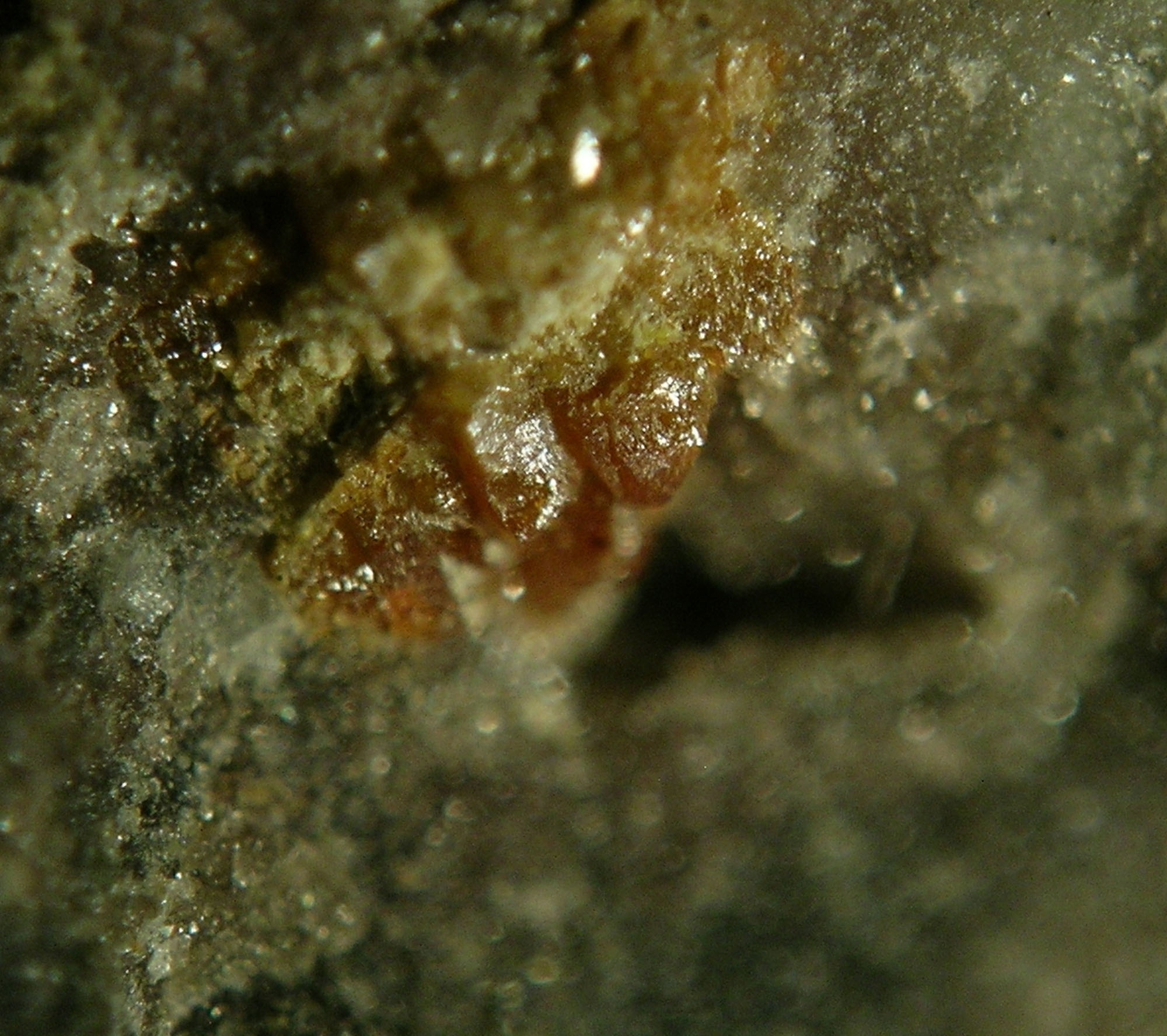 Antimonit, szfalerit (Herman Ottó Múzeum, Miskolc CC BY-NC-SA)