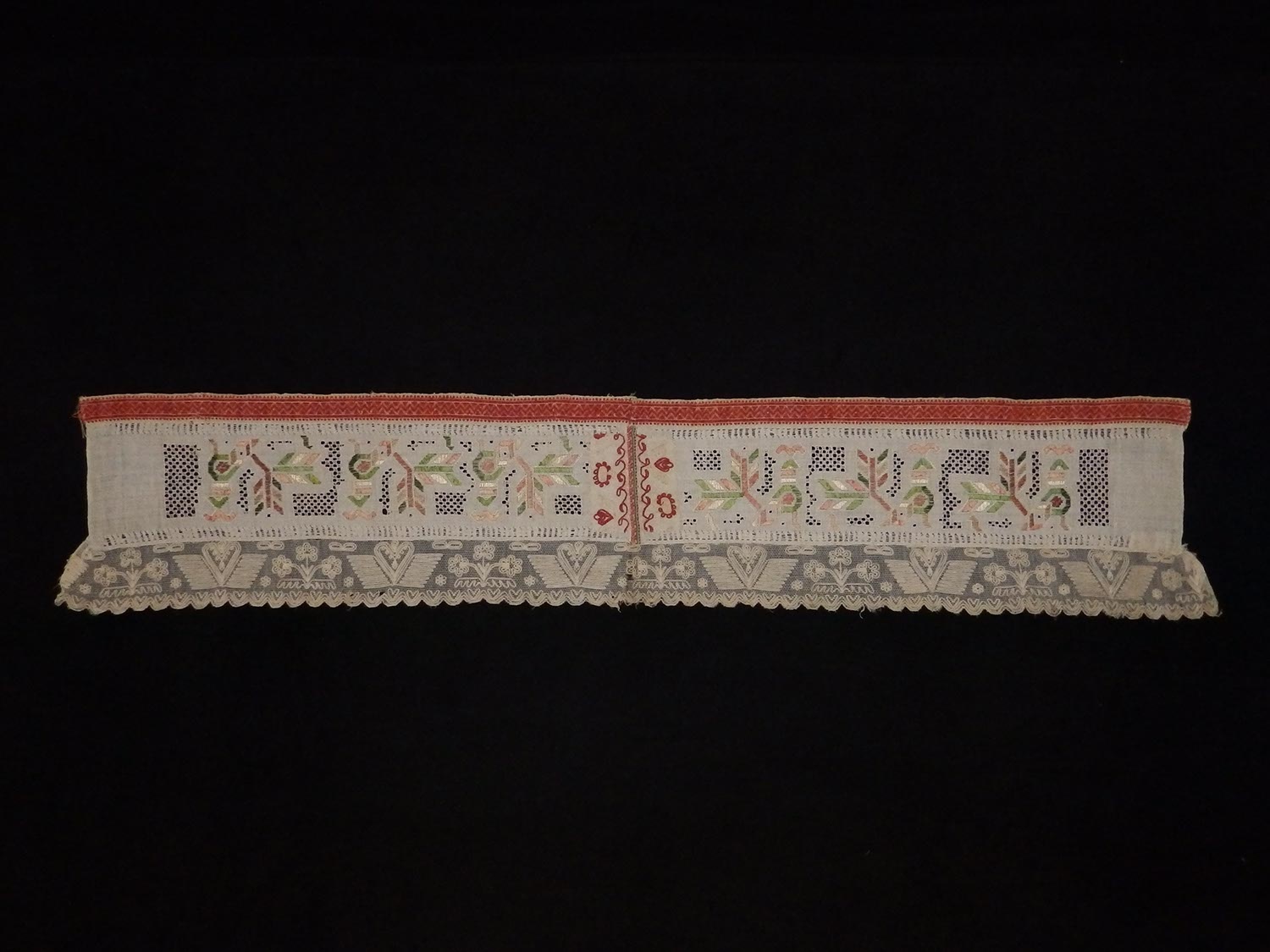 Lepedővég, kétrészes, kakasos (Herman Ottó Múzeum, Miskolc CC BY-NC-SA)