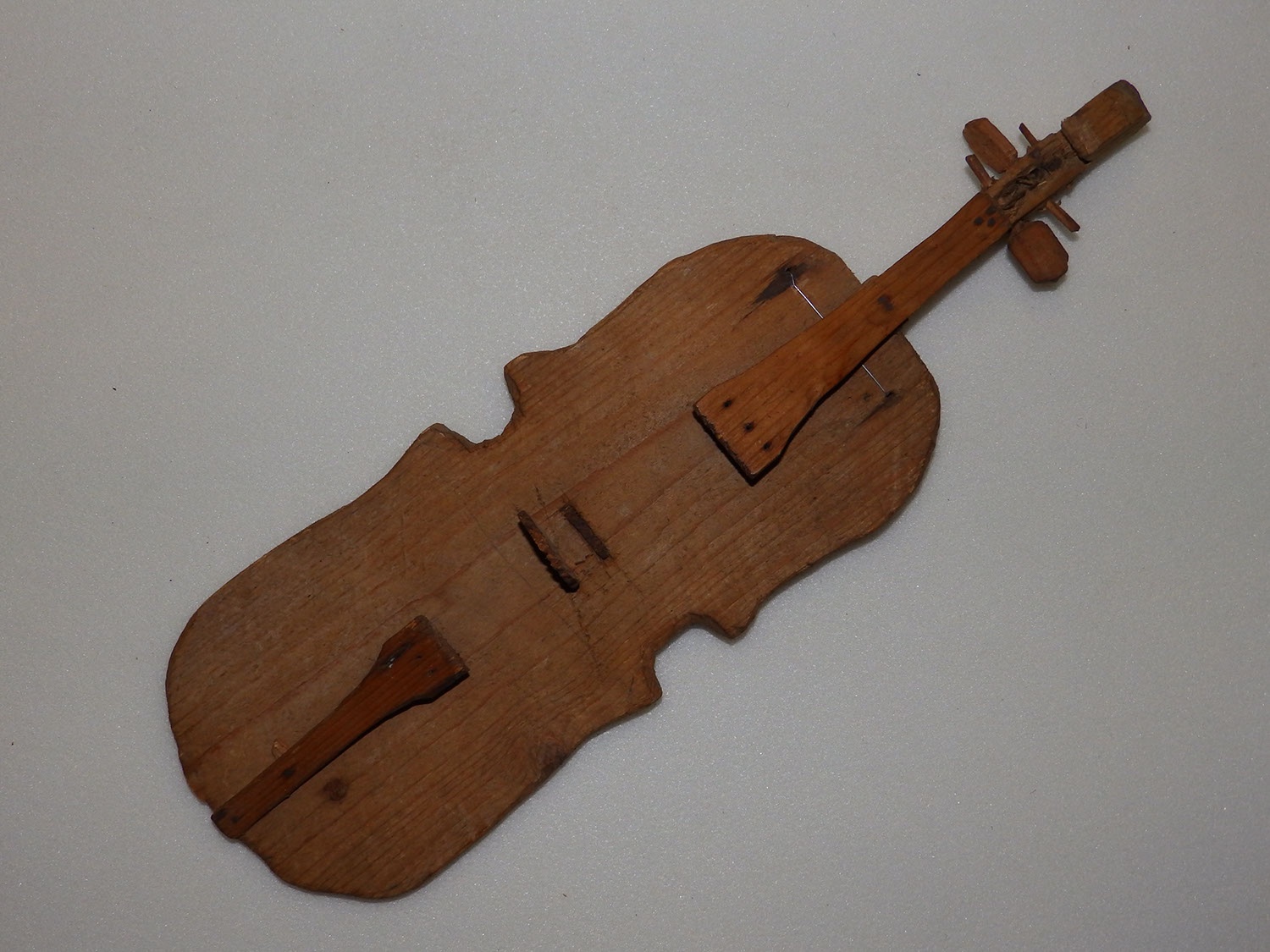 Hegedű (játékszer) (Herman Ottó Múzeum, Miskolc CC BY-NC-SA)