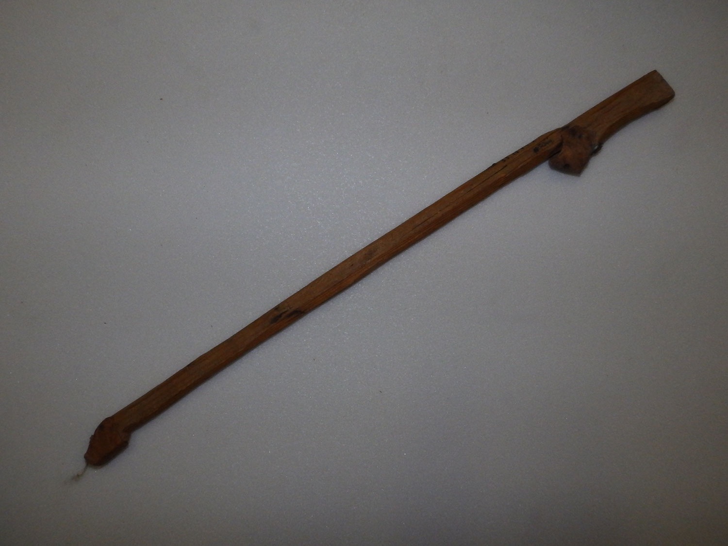 Hegedű vonója (játékszer) (Herman Ottó Múzeum, Miskolc CC BY-NC-SA)