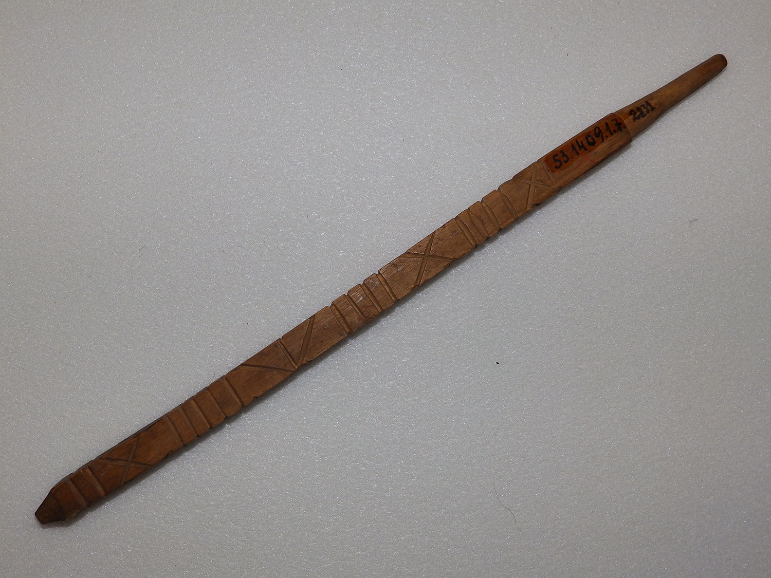 Gombolyító pálcikája, fonaltartó (Herman Ottó Múzeum, Miskolc CC BY-NC-SA)