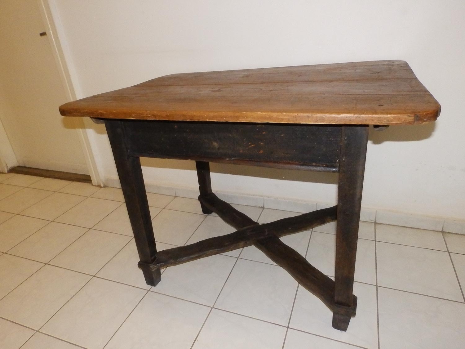 Fa asztal (Herman Ottó Múzeum, Miskolc CC BY-NC-SA)