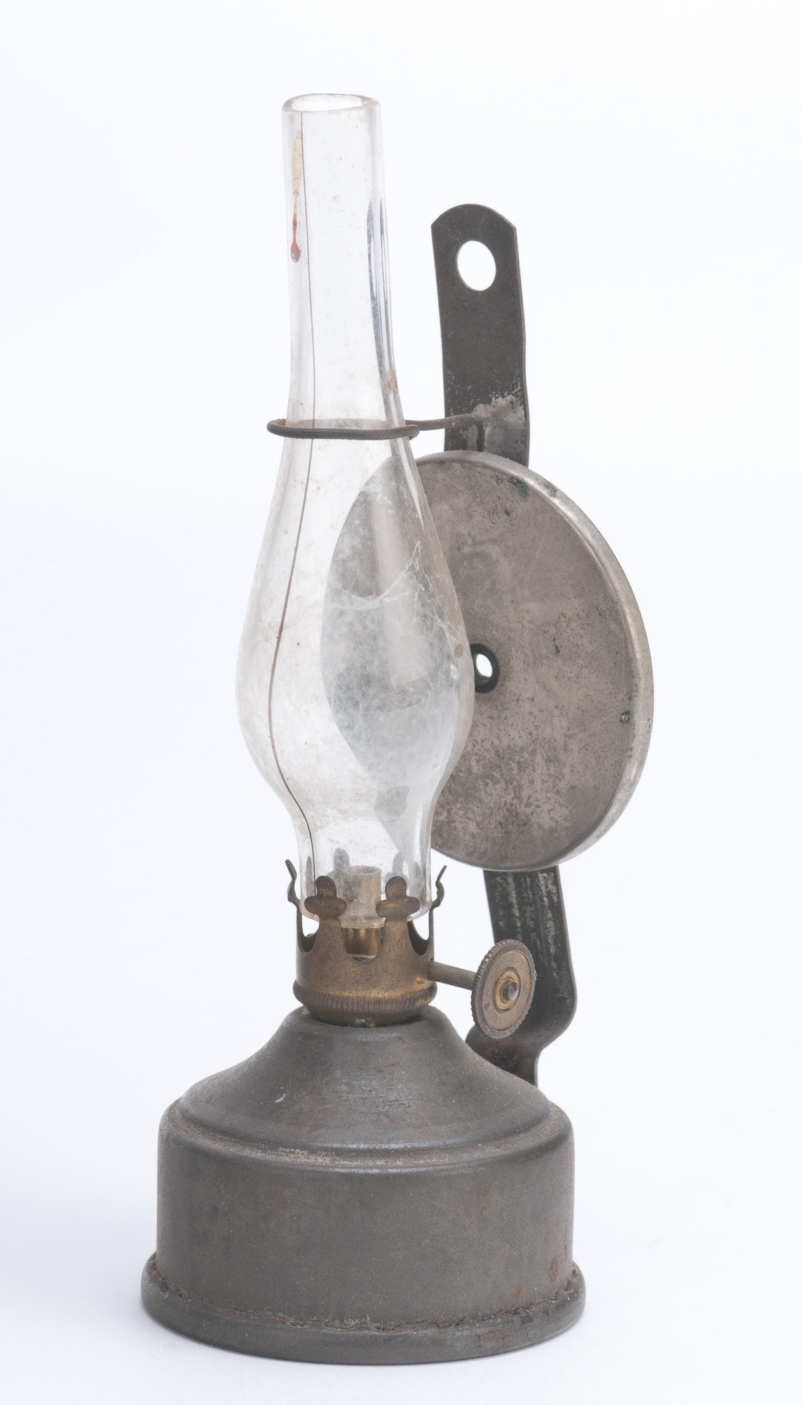 Petróleumlámpa (Városi Képtár-Hetedhét Játékmúzeum CC BY-NC-SA)