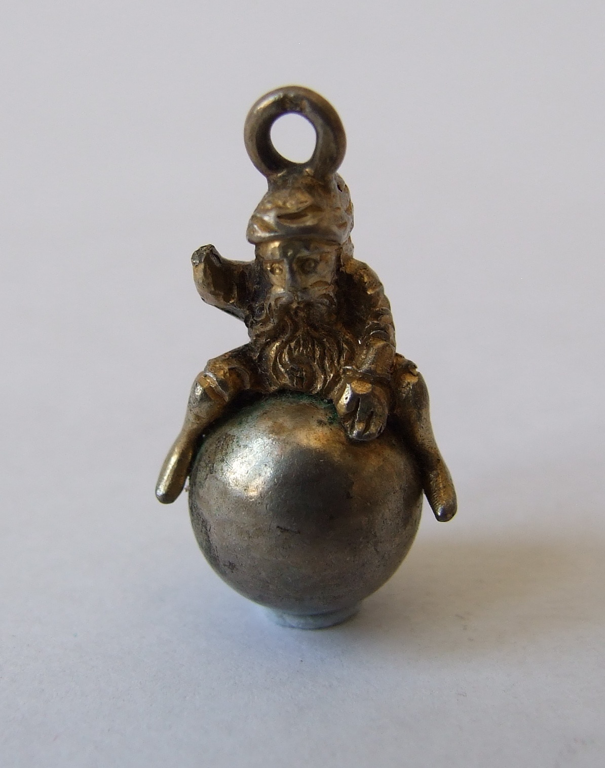 Golyó medál (Városi Képtár -Hetedhét Játékmúzeum, Székesfehérvár CC BY-NC-SA)
