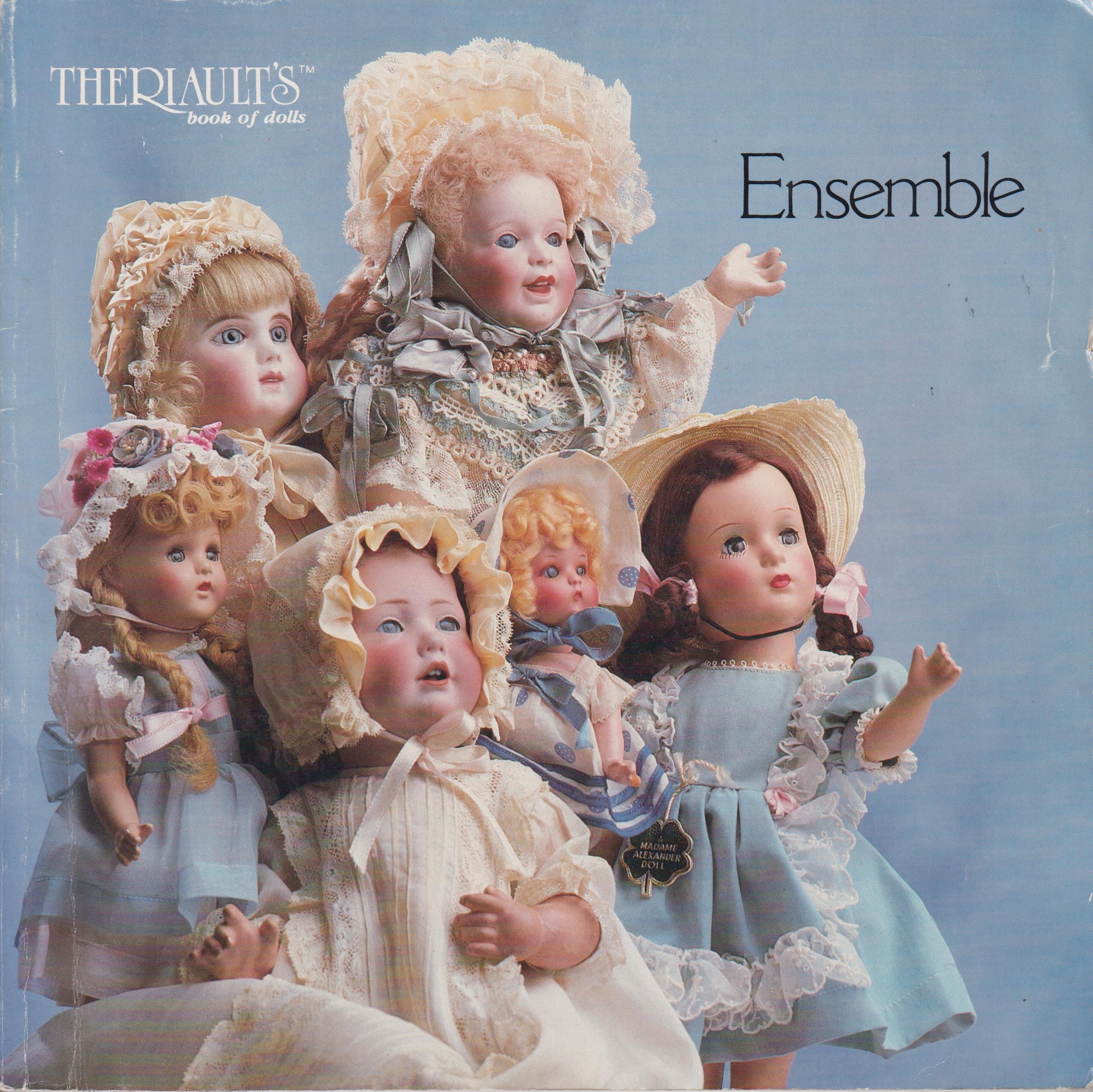 Ensemble: An exquisite offering of hauntingly beautiful dolls. (Városi Képtár -Hetedhét Játékmúzeum, Székesfehérvár CC BY-NC-SA)