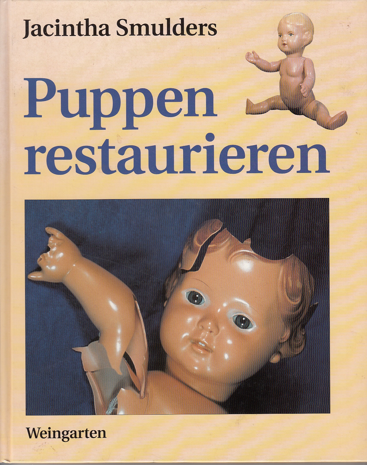 Smulders,Jacintha:  Puppen restaurieren (Városi Képtár - Hetedhét Játékmúzeum, Székesfehérvár CC BY-NC-SA)