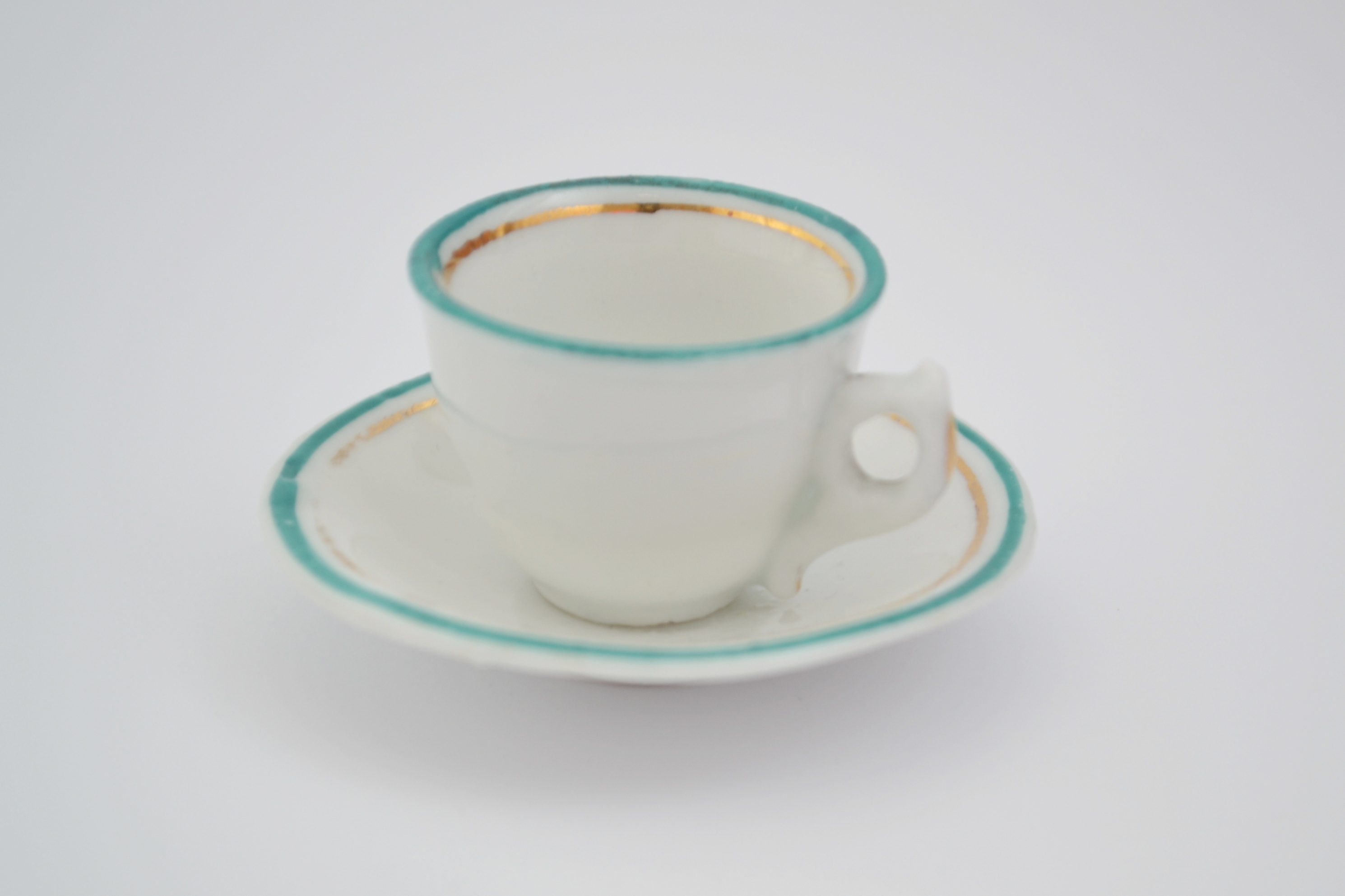 Csésze - kávéskészlet darabja (Szent István Király Múzeum - Hetedhét Játékmúzeum, Székesfehérvár CC BY-NC-SA)