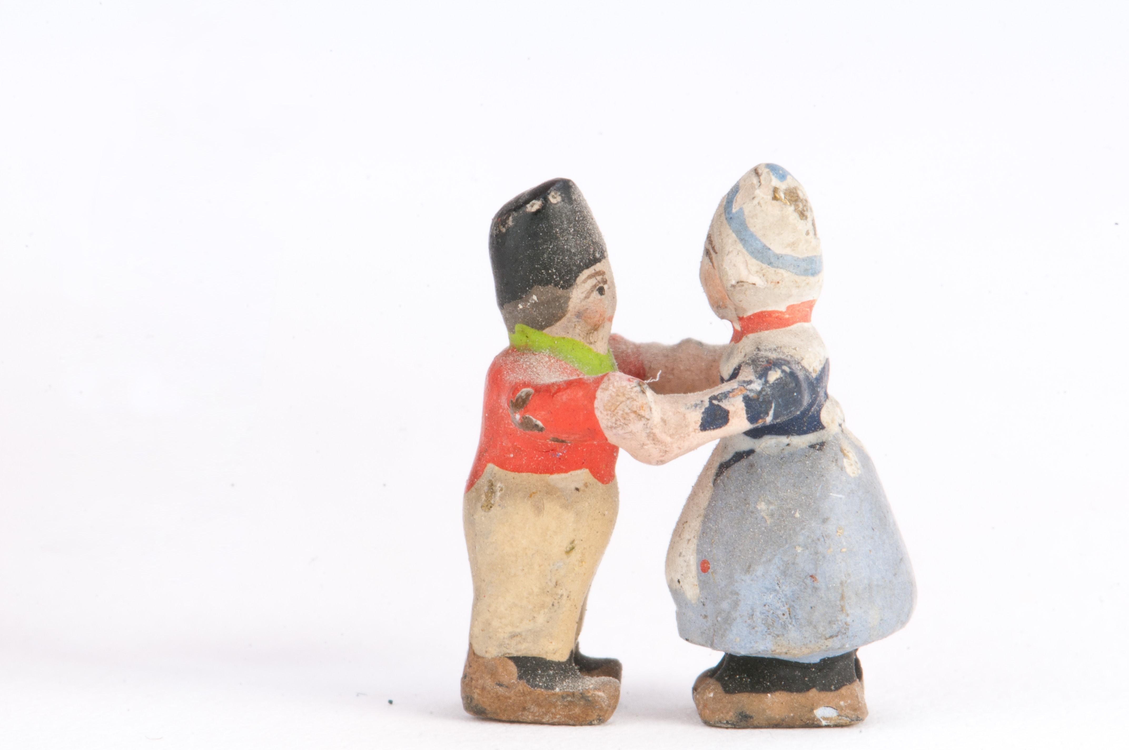 Bronz figura - holland táncoló pár (Szent István Király Múzeum - Hetedhét Játékmúzeum, Székesfehérvár CC BY-NC-SA)