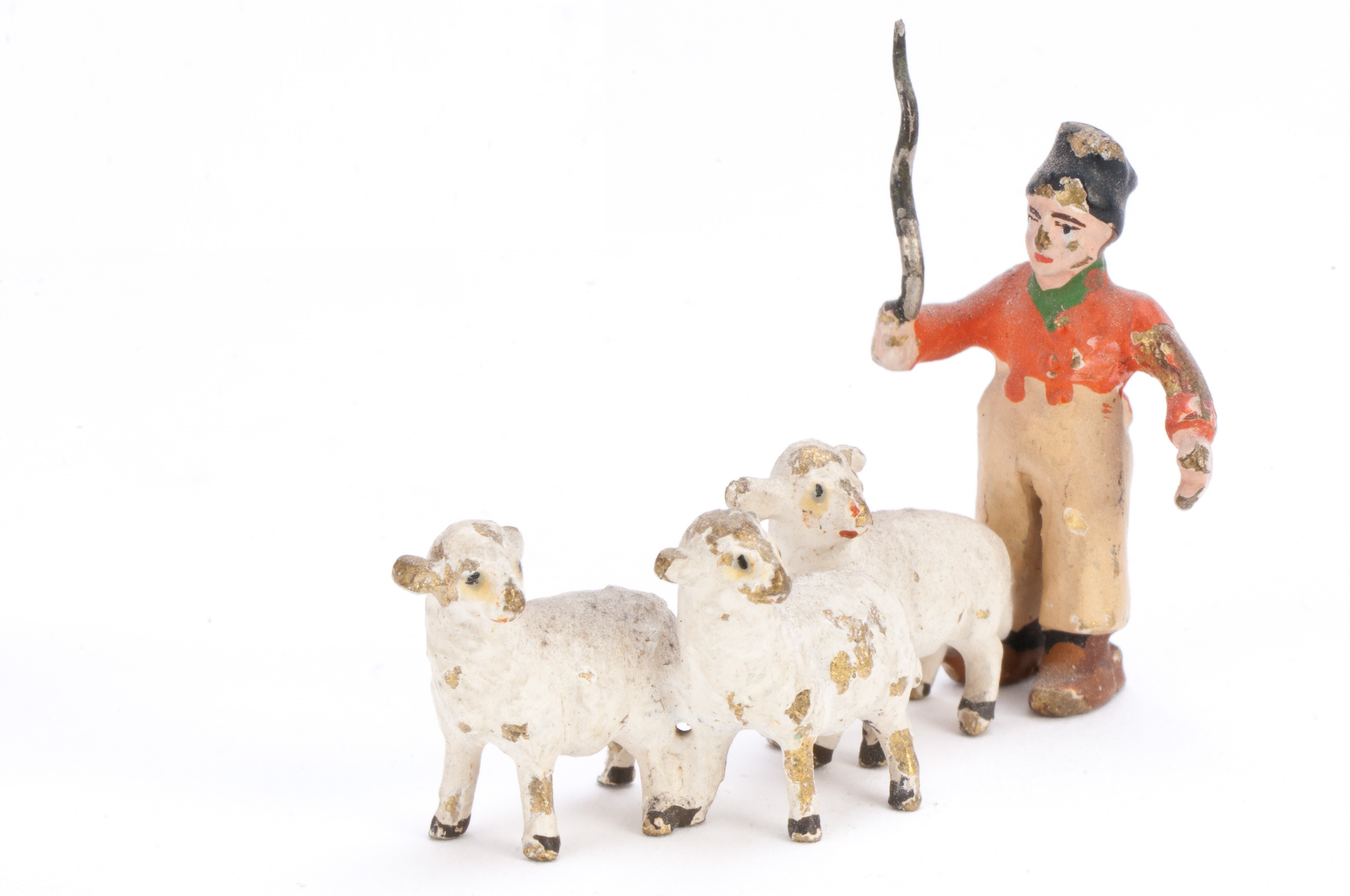 Bronz figura - bárányokat hajtó pásztor (Szent István Király Múzeum - Hetedhét Játékmúzeum, Székesfehérvár CC BY-NC-SA)