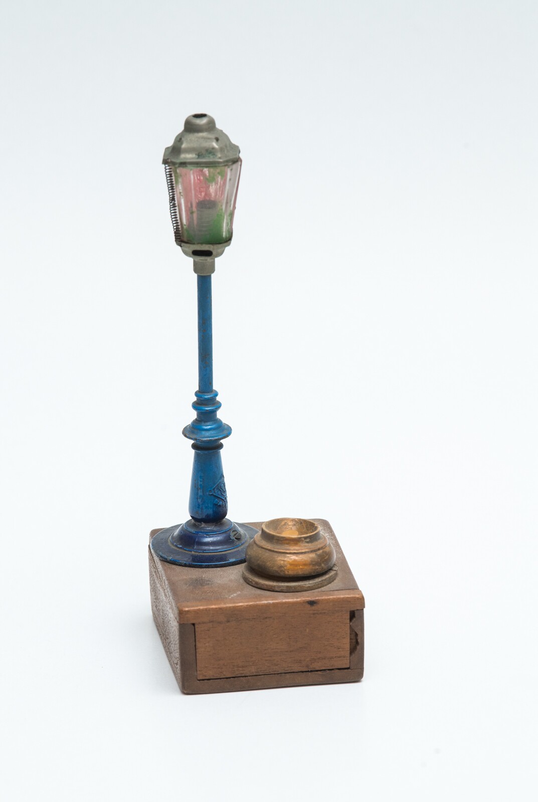 Lámpa (Szent István Király Múzeum - Hetedhét Játékmúzeum, Székesfehérvár CC BY-NC-SA)