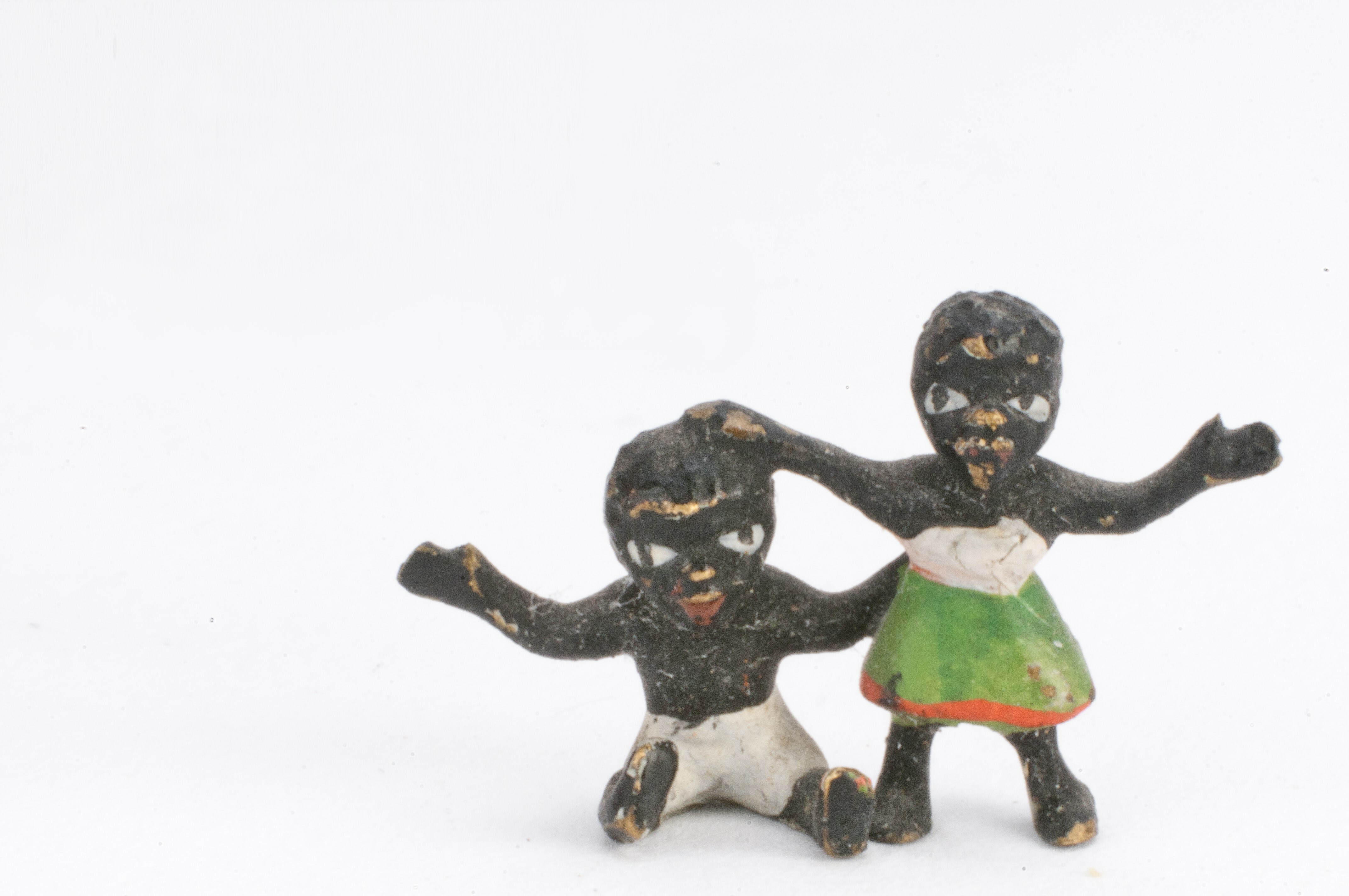 Bronz figura - afrikai gyerekek (Szent István Király Múzeum - Hetedhét Játékmúzeum, Székesfehérvár CC BY-NC-SA)