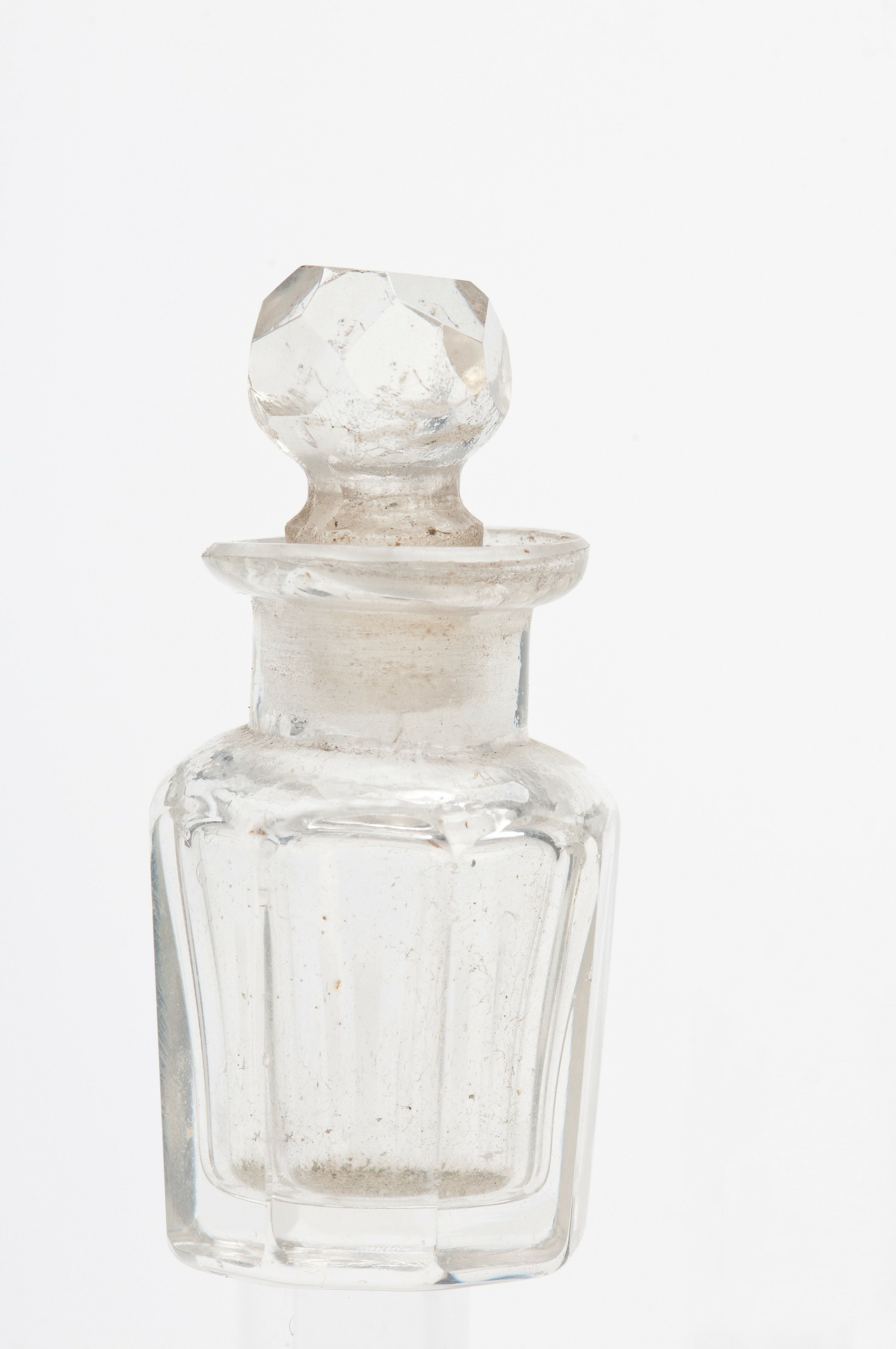 Illatszeres üveg (Szent István Király Múzeum - Hetedhét Játékmúzeum, Székesfehérvár CC BY-NC-SA)