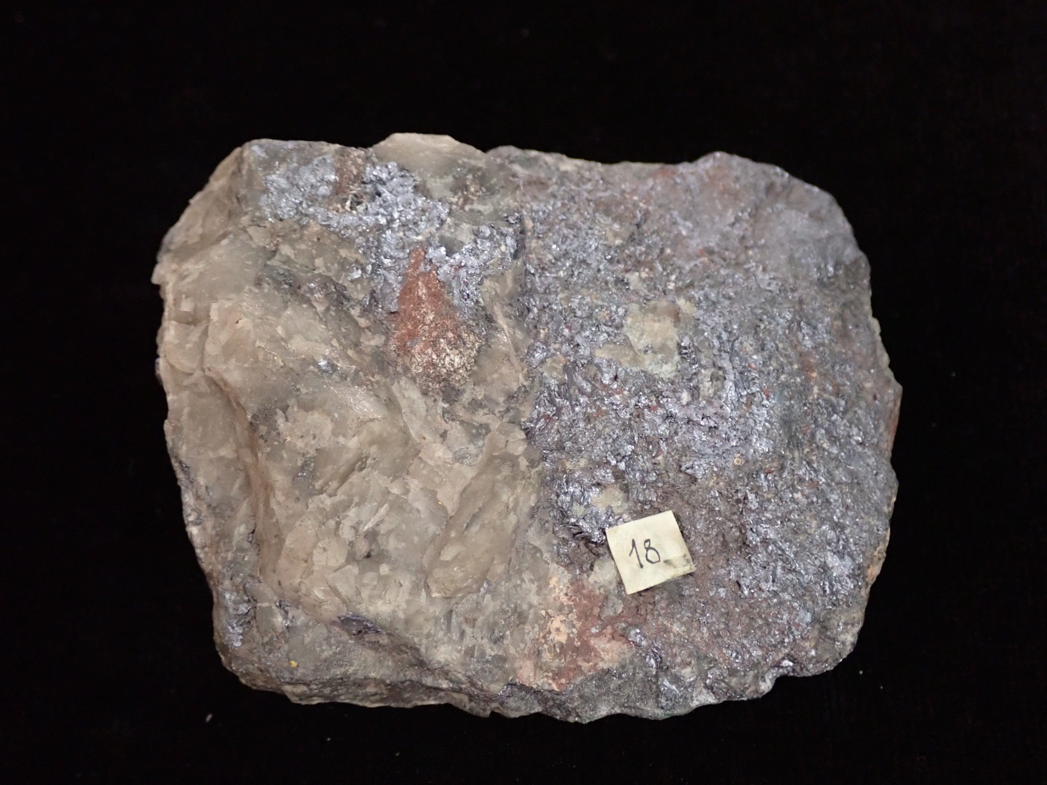 molibdenit (Pannonhalmi Főapátsági Múzeum CC BY-NC-SA)