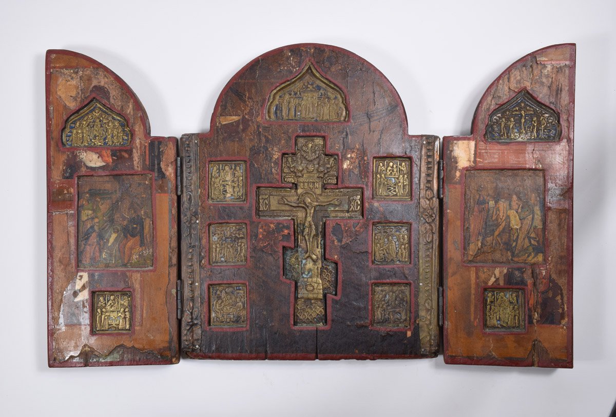 Triptychon. Fatáblába helyezett fémikonok. (Pannonhalmi Főapátsági Múzeum CC BY-NC-SA)