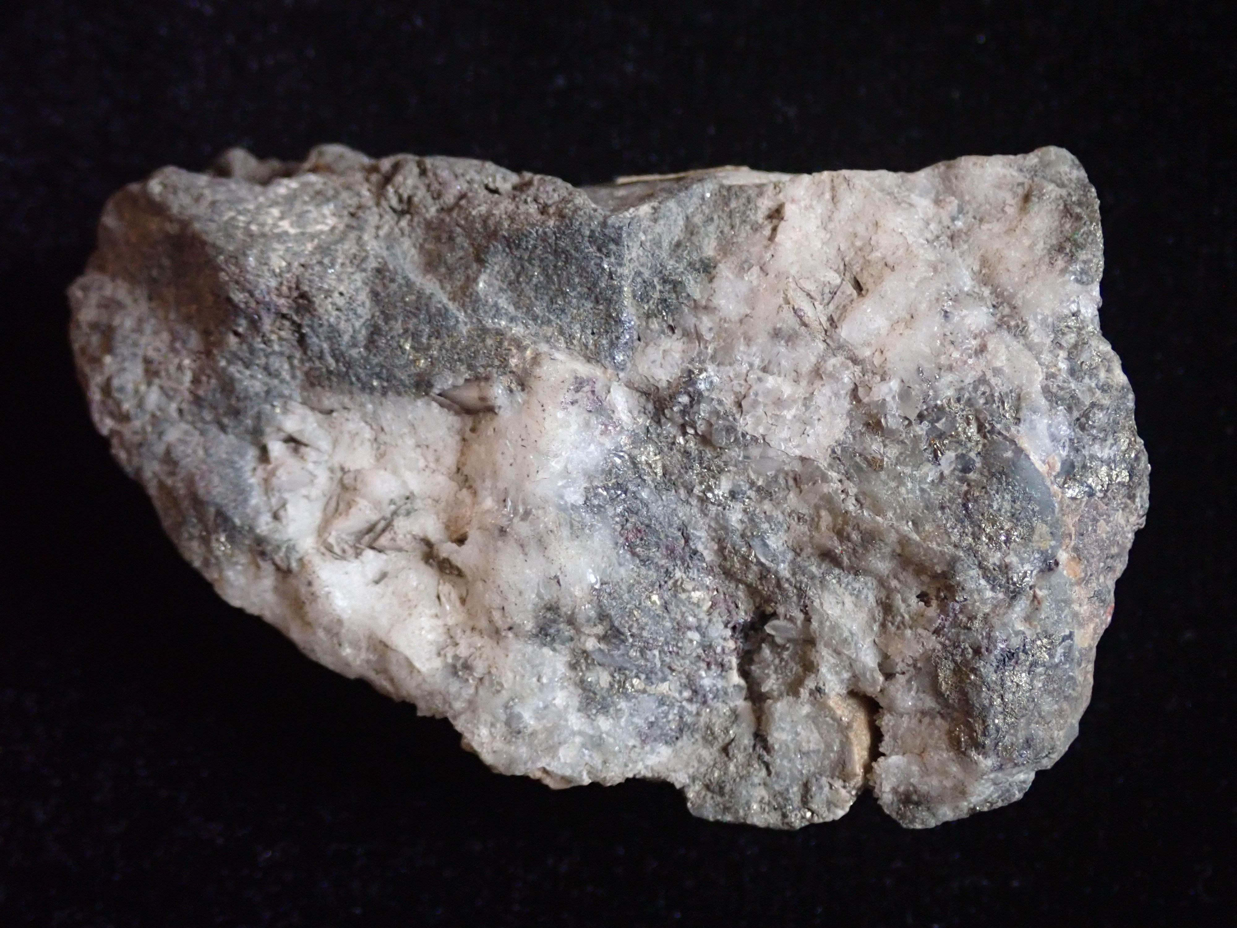 pirit, pirargirit (Pannonhalmi Főapátsági Múzeum CC BY-NC-SA)