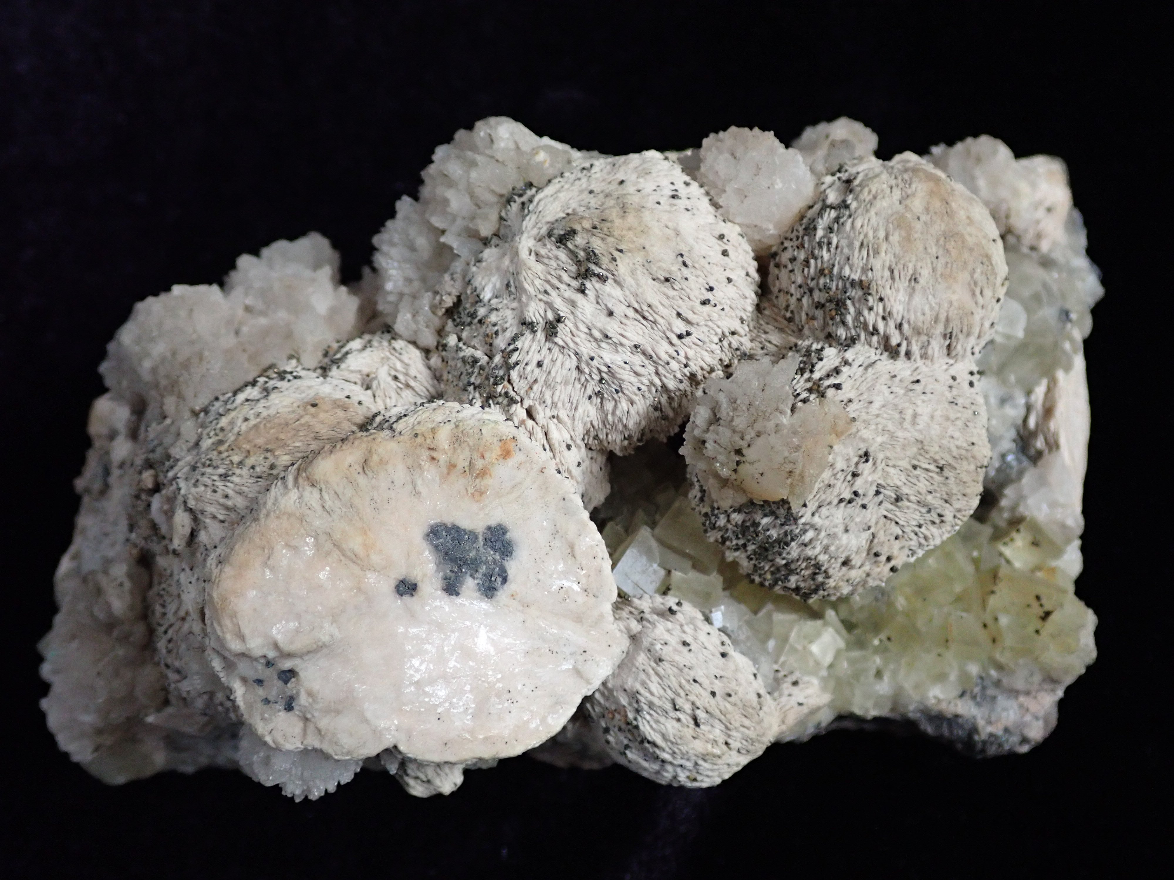 fluorit, barit, kalcit (Pannonhalmi Főapátsági Múzeum CC BY-NC-SA)