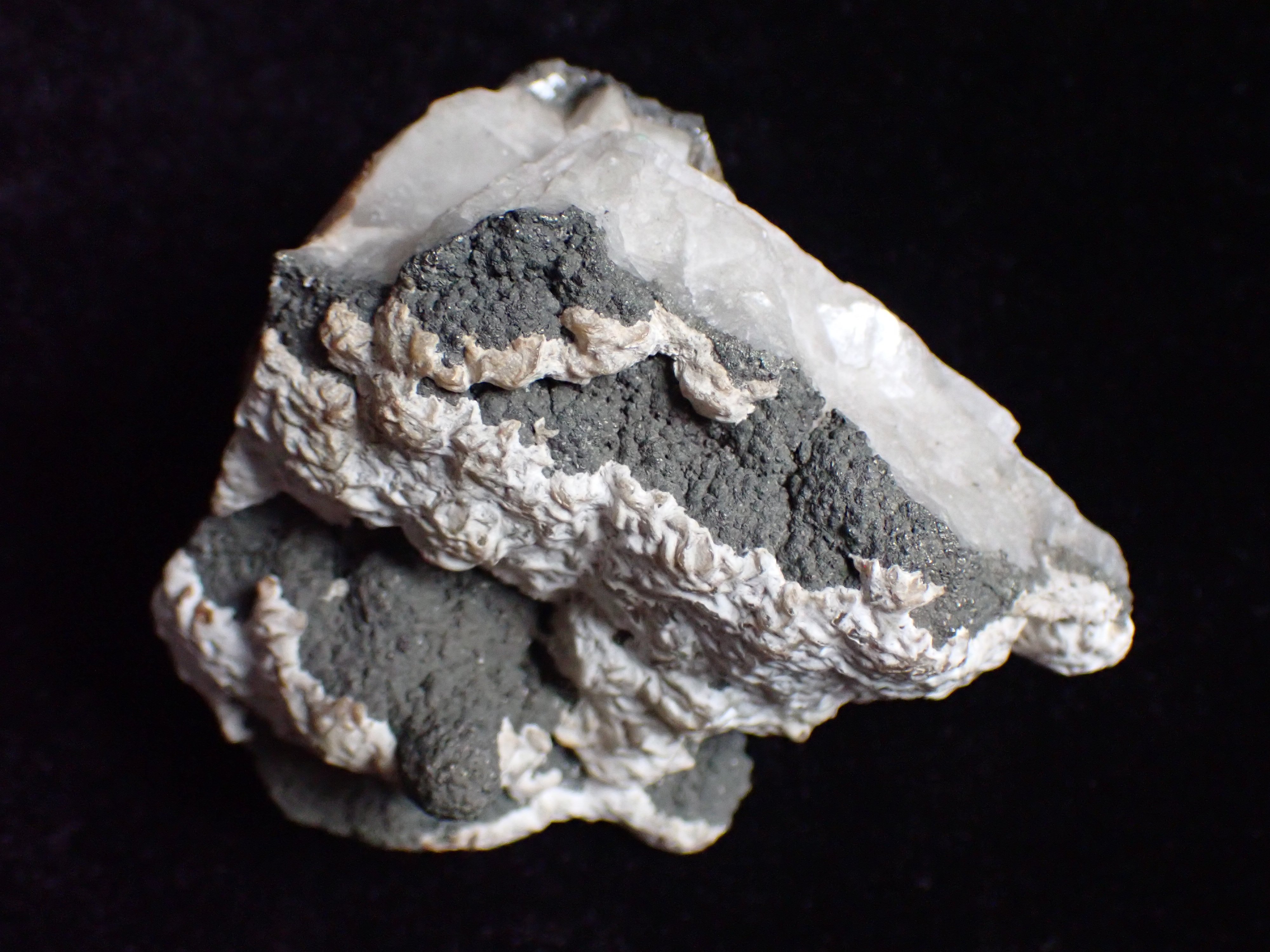 kalcit, szfalerit, galenit (Pannonhalmi Főapátsági Múzeum CC BY-NC-SA)