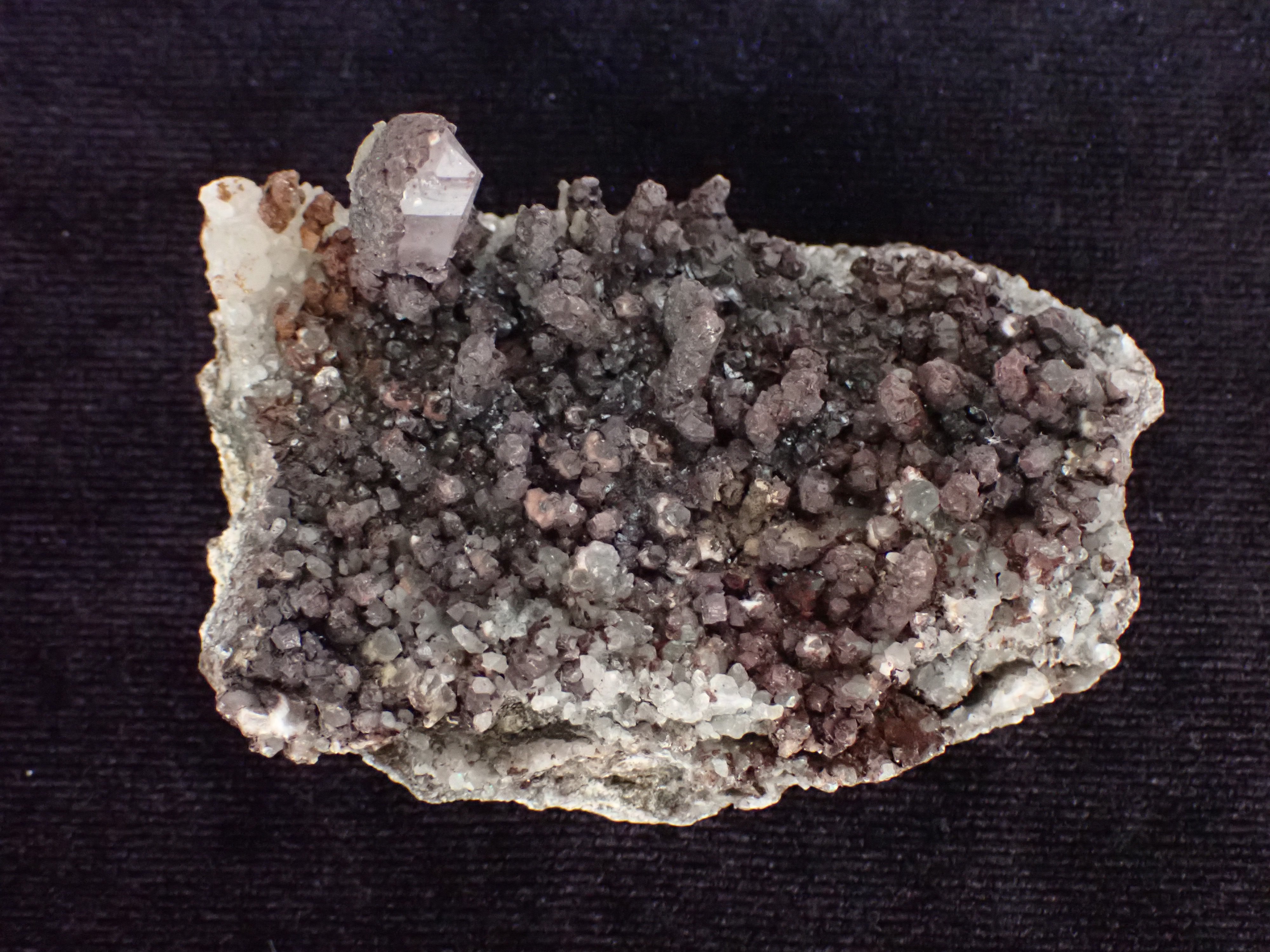 kvarc, sziderit (Pannonhalmi Főapátsági Múzeum CC BY-NC-SA)