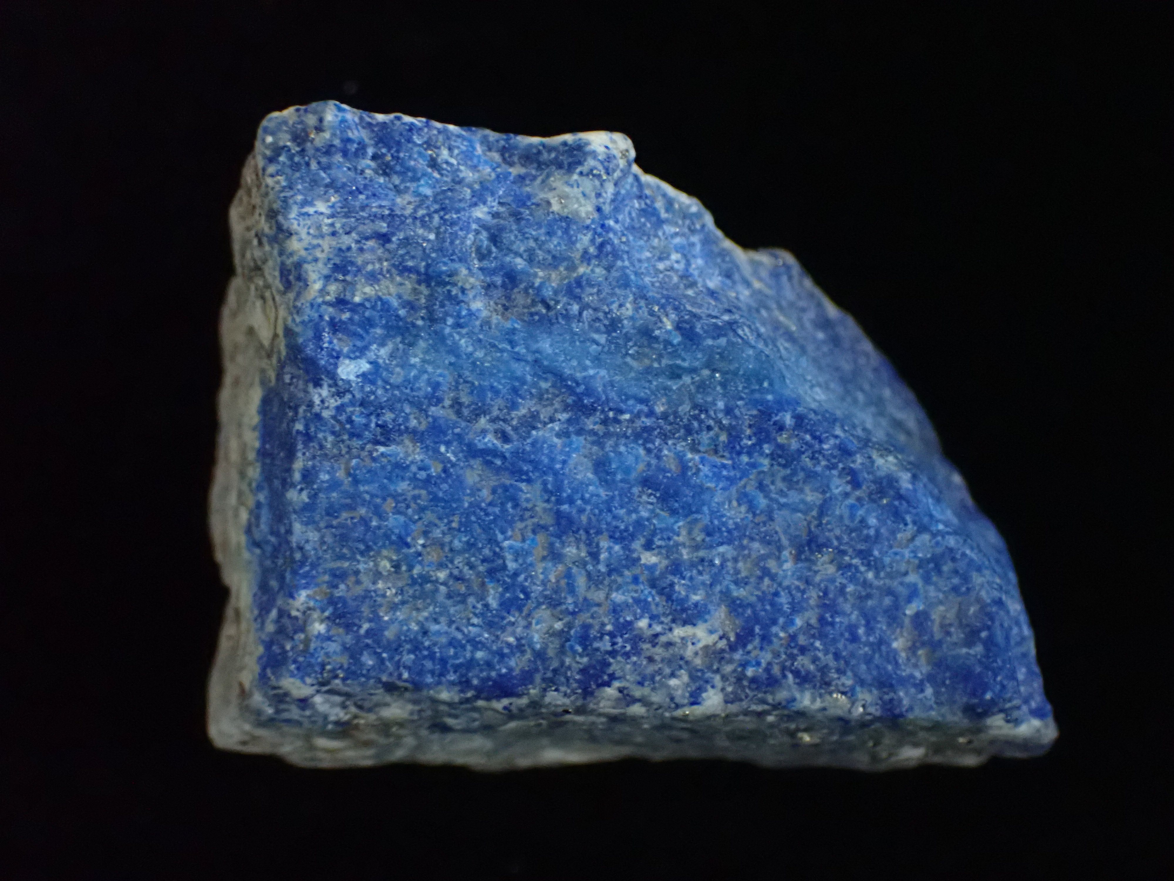 lapis lazuli (Pannonhalmi Főapátsági Múzeum CC BY-NC-SA)