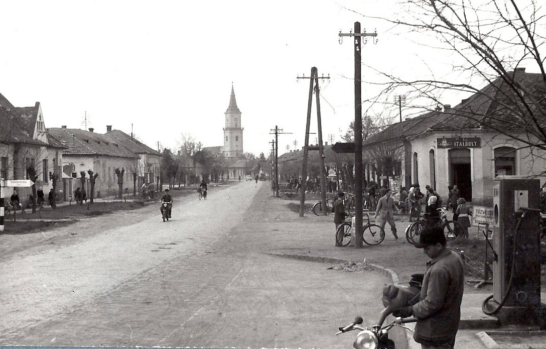 A régi ladányi Kossuth utca (Karacs Ferenc Múzeum, Püspökladány CC BY-NC-SA)