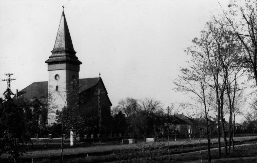 A katolikus templom (Karacs Ferenc Múzeum, Püspökladány CC BY-NC-SA)