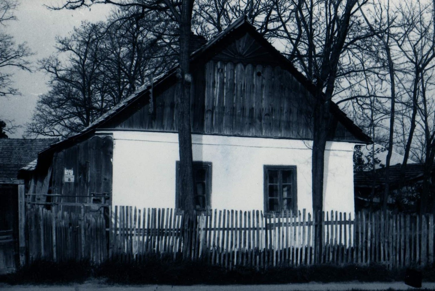Napsugaras házoromdíszű lakás (Karacs Ferenc Múzeum, Püspökladány CC BY-NC-SA)