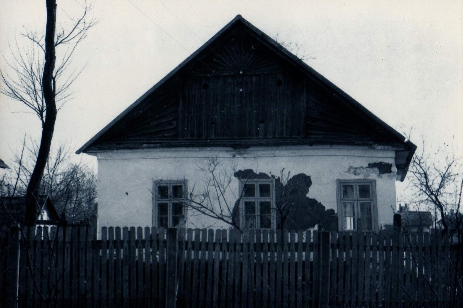 Napsugaras oromdíszű tornácos ház (Karacs Ferenc Múzeum, Püspökladány CC BY-NC-SA)