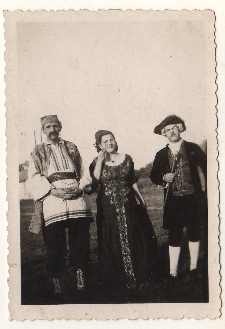 A Cigánybáró című operett három szereplője (Karacs Ferenc Múzeum, Püspökladány CC BY-NC-SA)