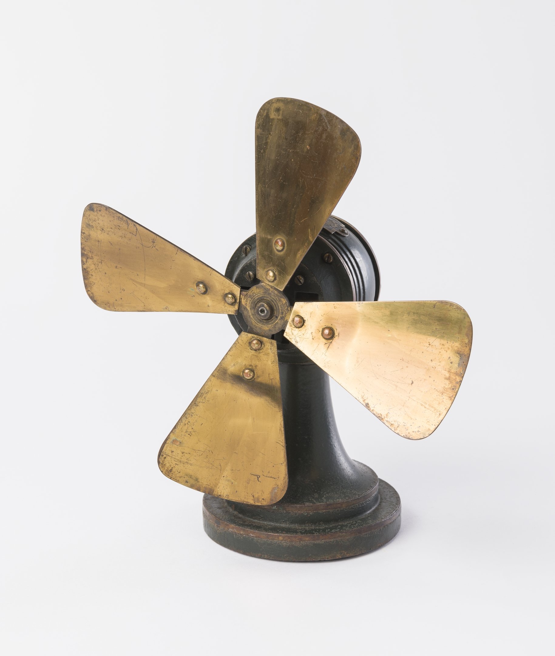 Hajókabin ventillátor (Magyar Környezetvédelmi és Vízügyi Múzeum - Duna Múzeum CC BY-NC-SA)