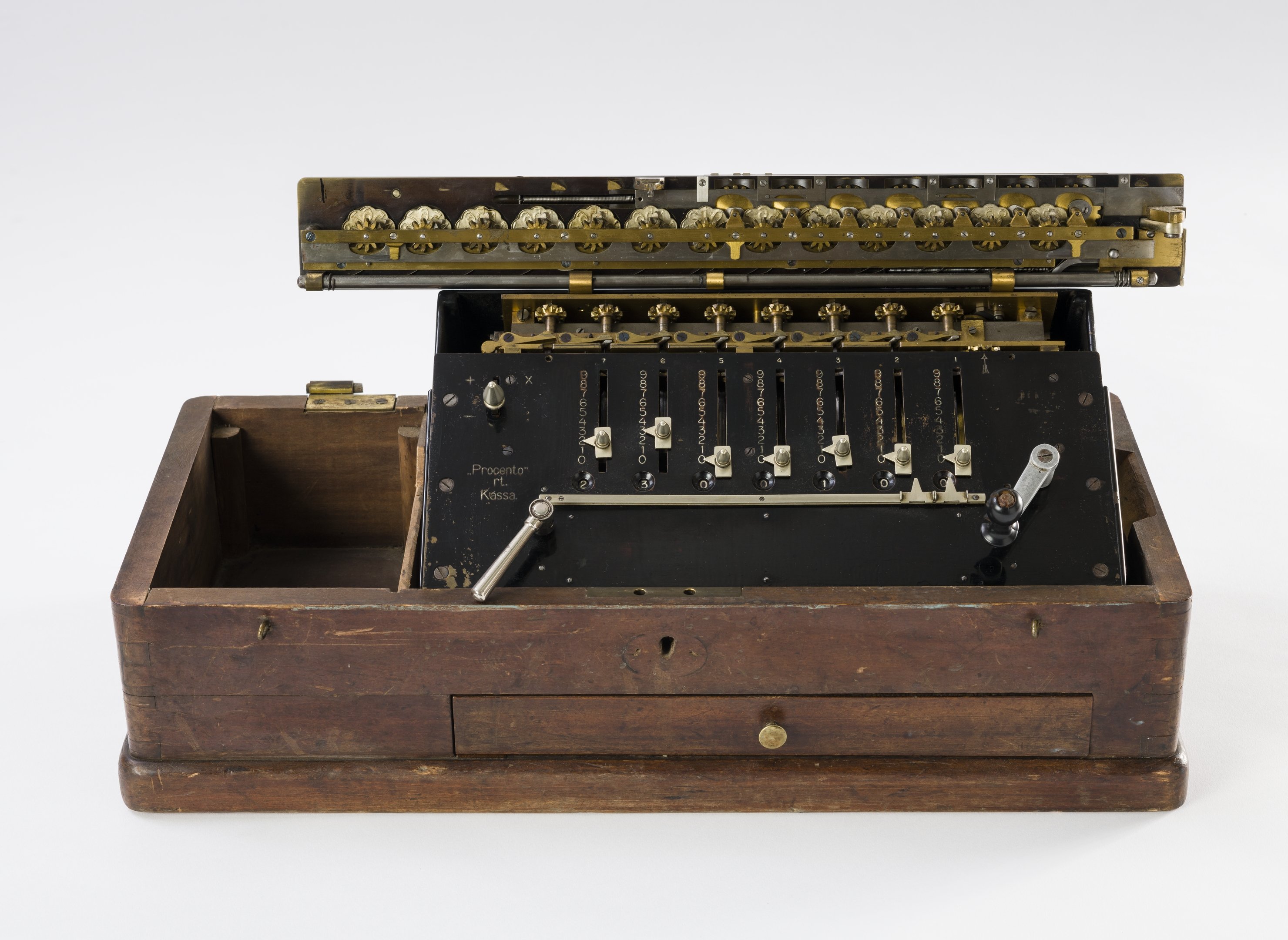 PROCENTO asztali számológép (Magyar Környezetvédelmi és Vízügyi Múzeum - Duna Múzeum CC BY-NC-SA)