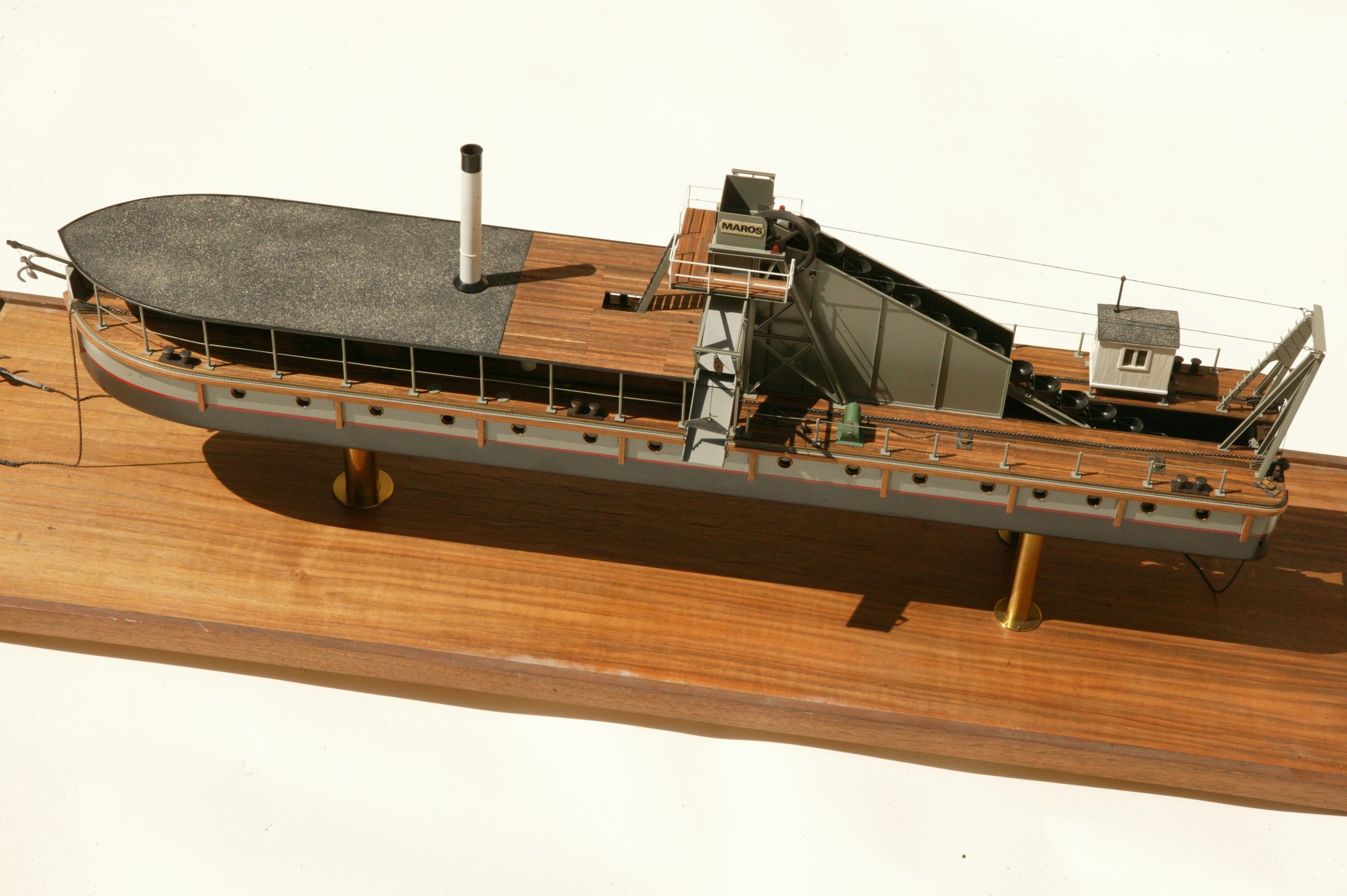Maros kotróhajó-modell (Magyar Környezetvédelmi és Vízügyi Múzeum - Duna Múzeum CC BY-NC-SA)