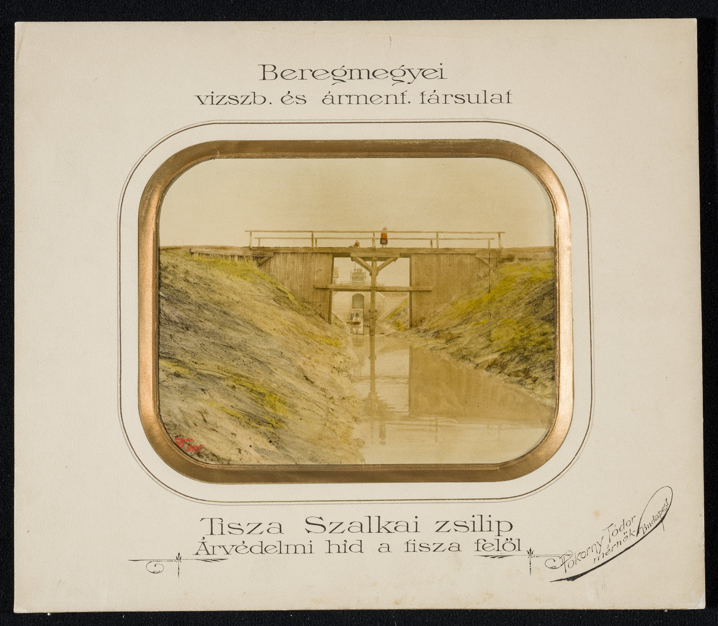 Tiszaszalkai zsilip - Árvédelmi híd a Tisza felől (Magyar Környezetvédelmi és Vízügyi Múzeum - Duna Múzeum CC BY-NC-SA)