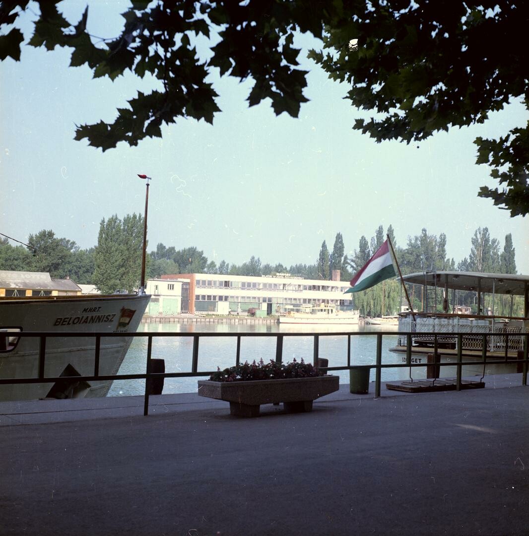 Siófoki kikötő (Magyar Környezetvédelmi és Vízügyi Múzeum - Duna Múzeum CC BY-NC-SA)
