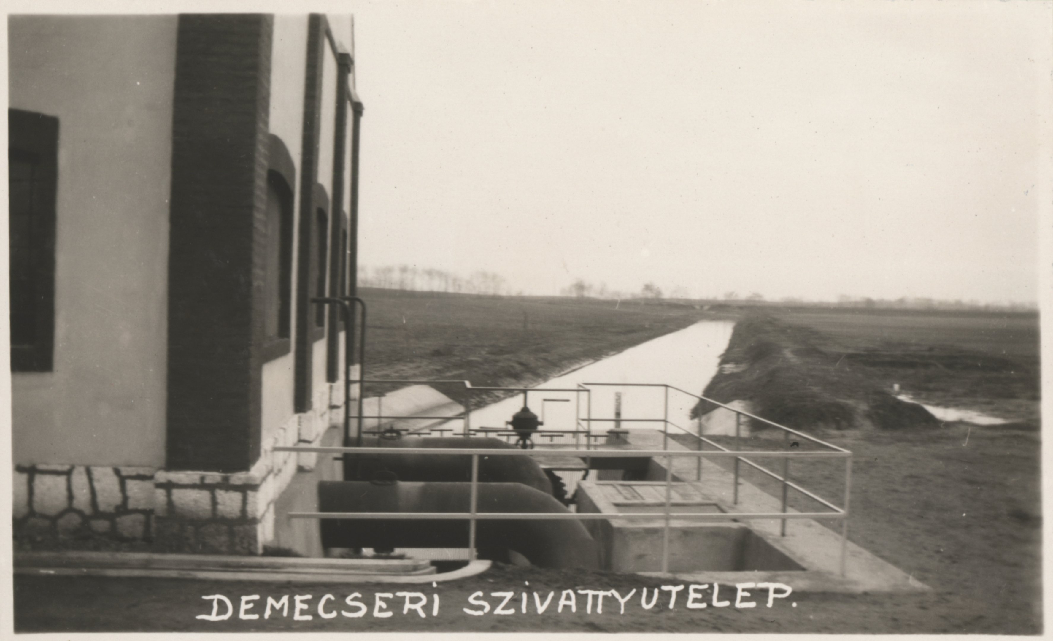 A demecseri szivattyútelep külső képe (Magyar Környezetvédelmi és Vízügyi Múzeum - Duna Múzeum CC BY-NC-SA)