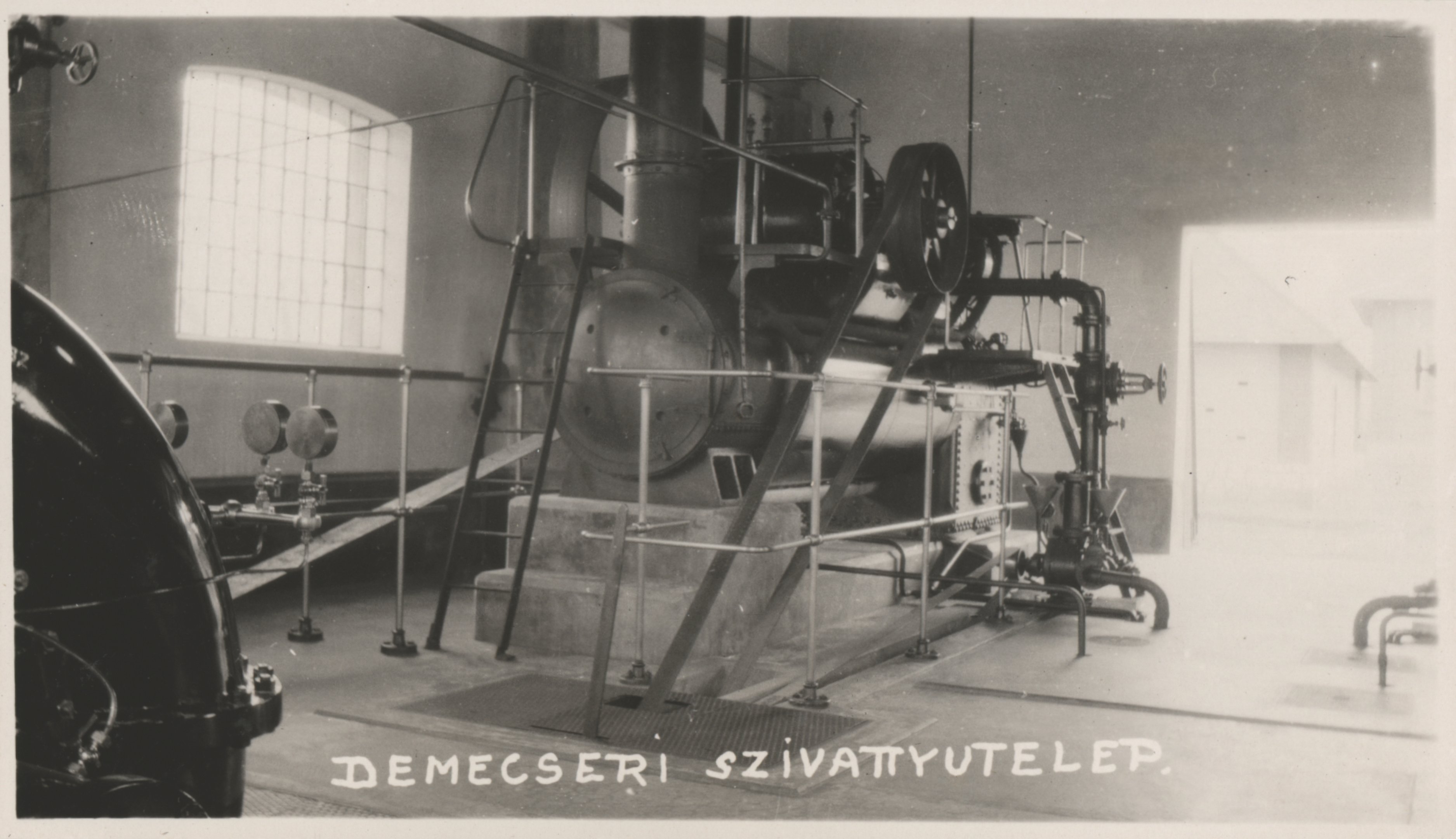 A demecseri szivattyútelep belső képe (Magyar Környezetvédelmi és Vízügyi Múzeum - Duna Múzeum CC BY-NC-SA)