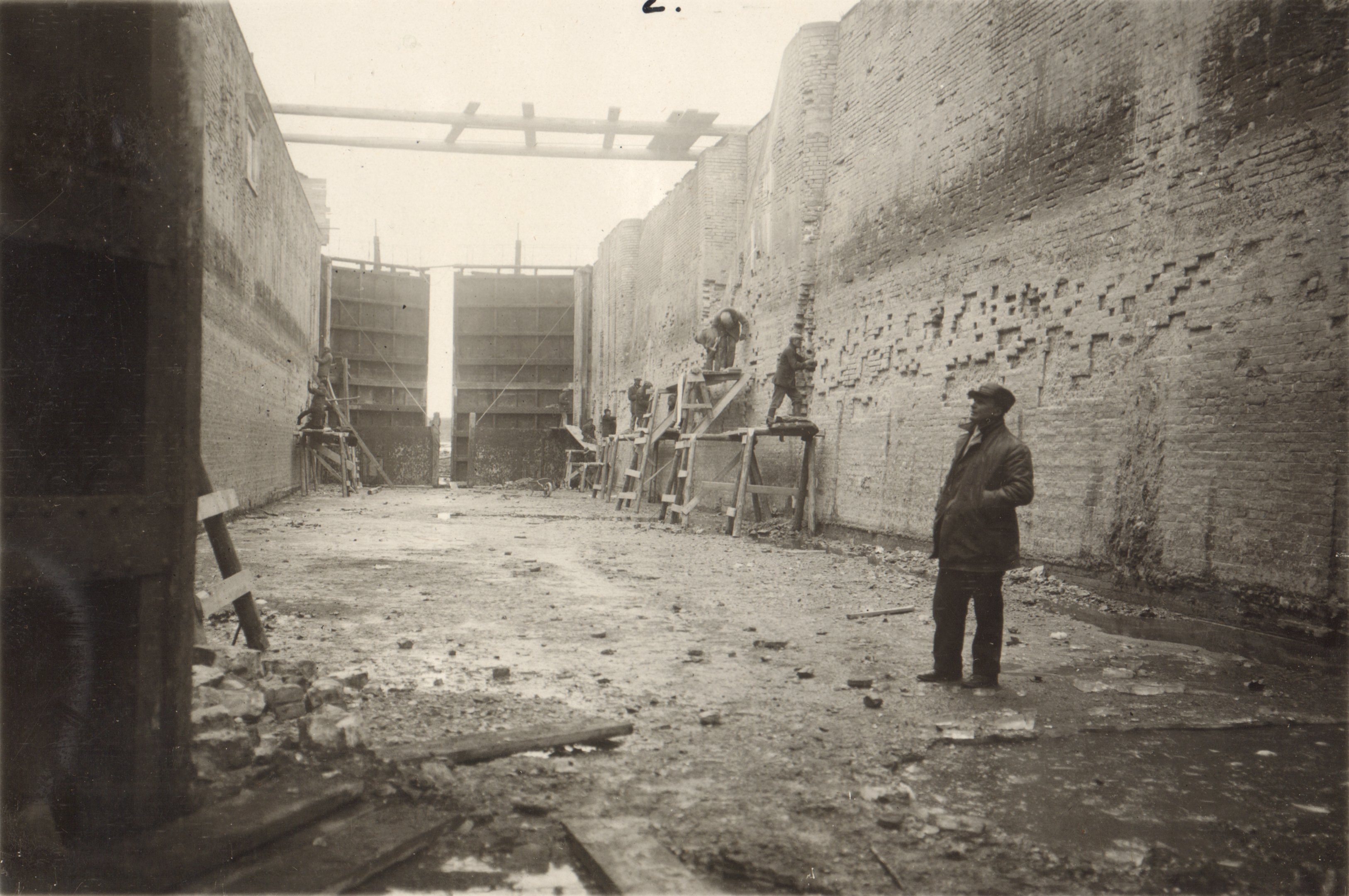 A hajózókamra képe. A baloldali falrész vésése, 1932. február 23. (Magyar Környezetvédelmi és Vízügyi Múzeum - Duna Múzeum CC BY-NC-SA)