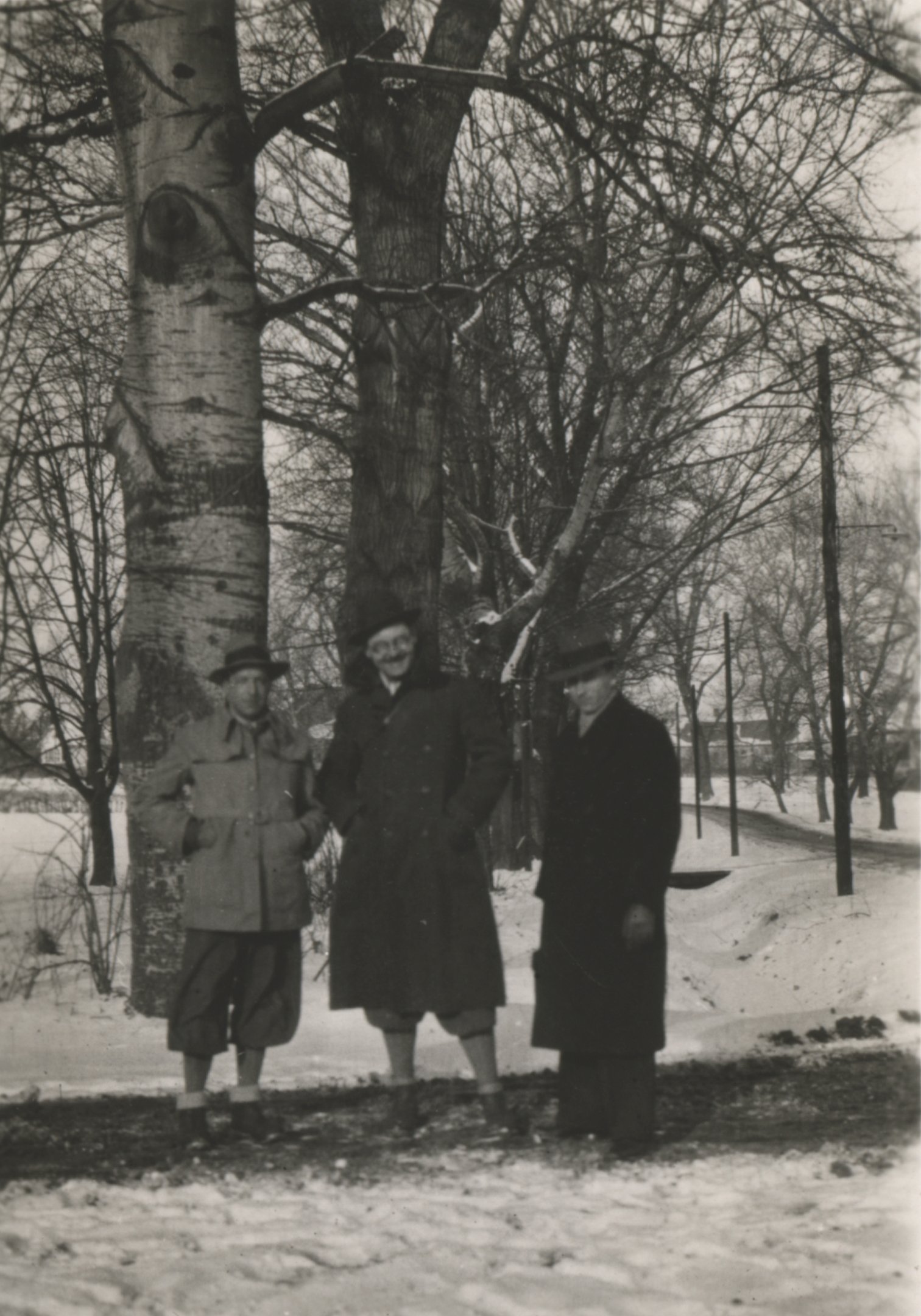 Sabathiel Jóskával és Schlegl Oszkárral. Keszthely, 1937. január (Magyar Környezetvédelmi és Vízügyi Múzeum - Duna Múzeum CC BY-NC-SA)