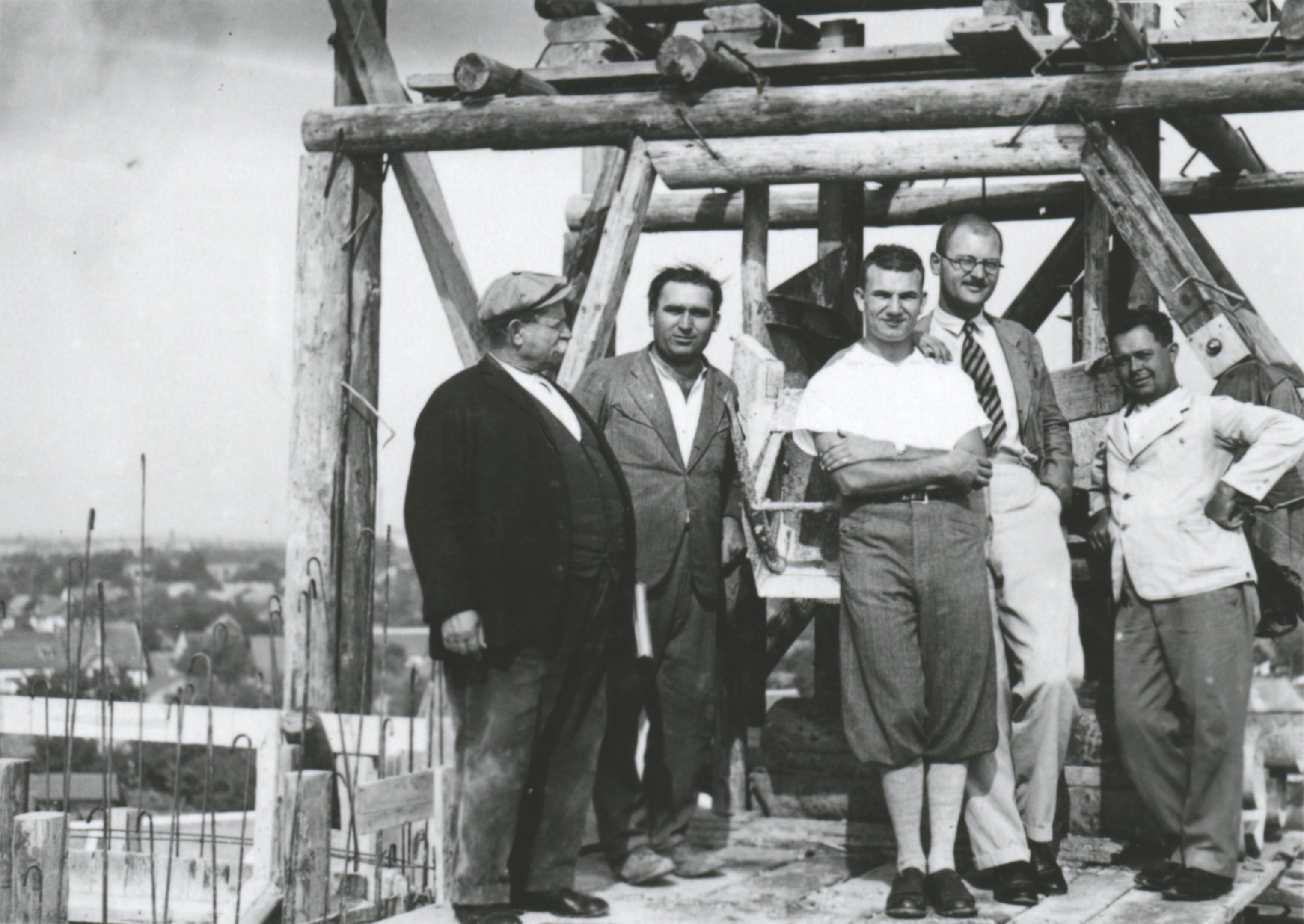 Rózsa főpallér, Keviczky munkavezető, Maurer Gyuszi, én és Langmár munkavezető, 1934. szeptember 10. (Magyar Környezetvédelmi és Vízügyi Múzeum - Duna Múzeum CC BY-NC-SA)