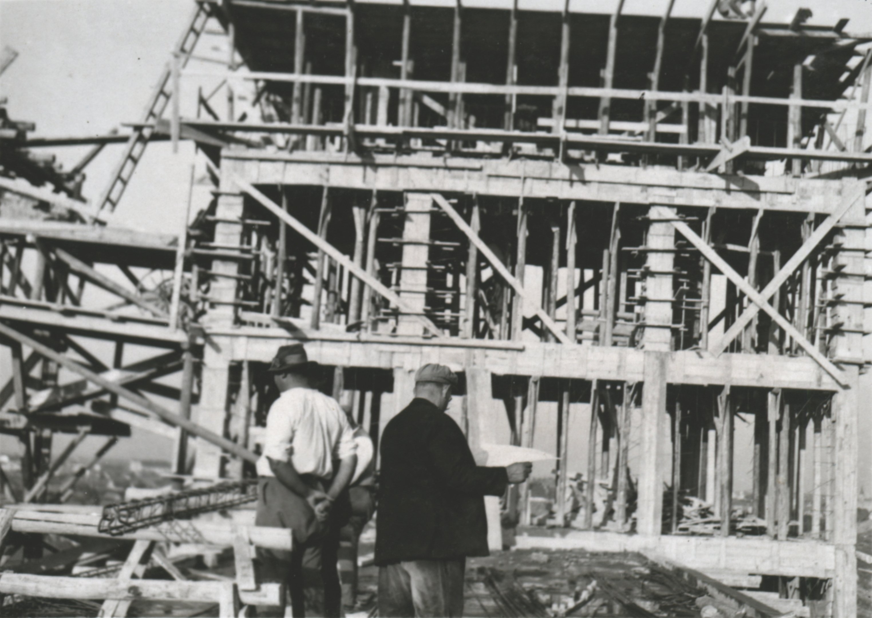 Az utolsó bezsaluzott emelet (IX.) a szalagpadlás tetejéről, 1934. szeptember 27. (Magyar Környezetvédelmi és Vízügyi Múzeum - Duna Múzeum CC BY-NC-SA)