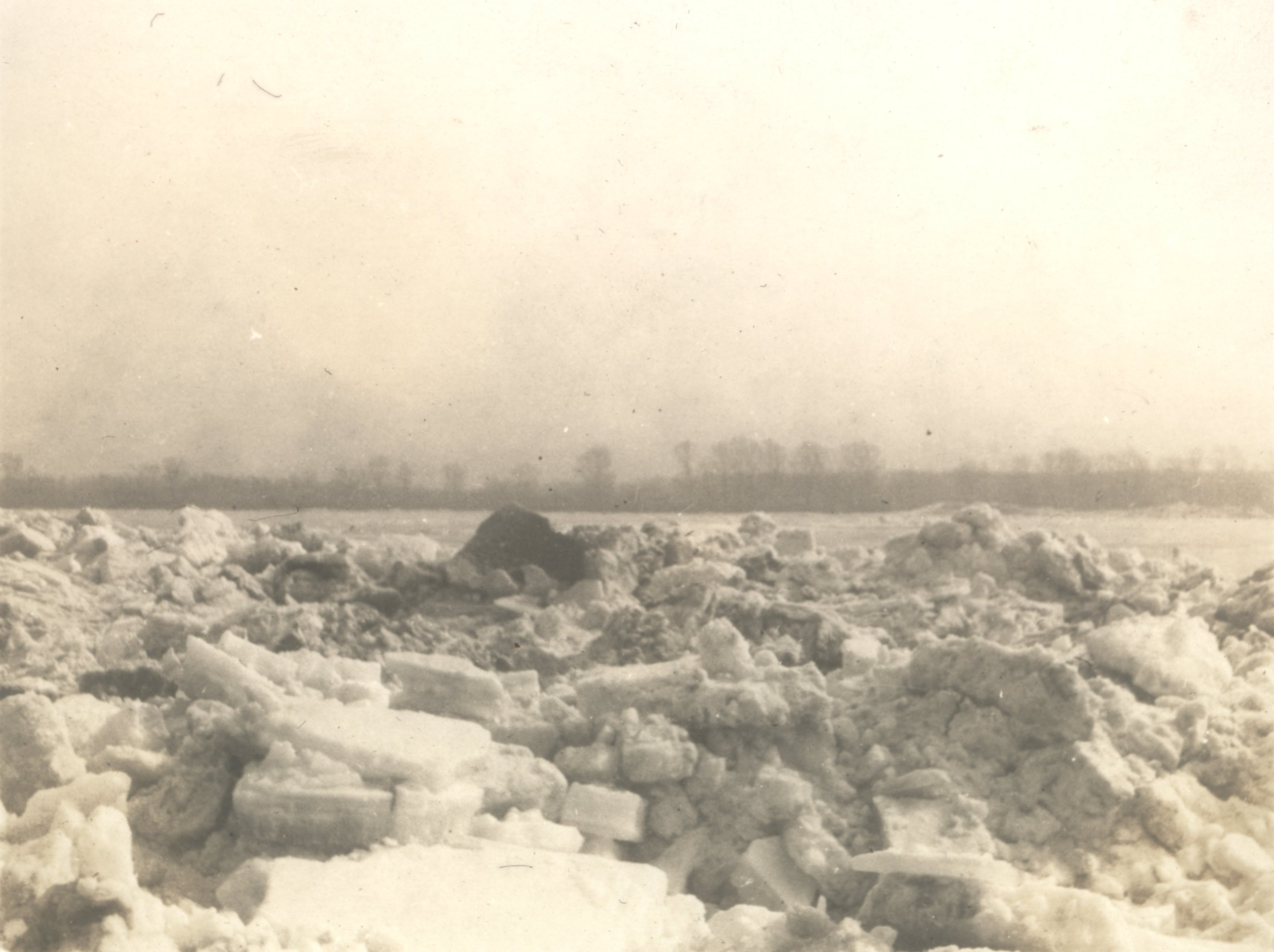 Az 1929. évi jégzajlás (március 22.) - Szentendre-sziget (Magyar Környezetvédelmi és Vízügyi Múzeum - Duna Múzeum CC BY-NC-SA)