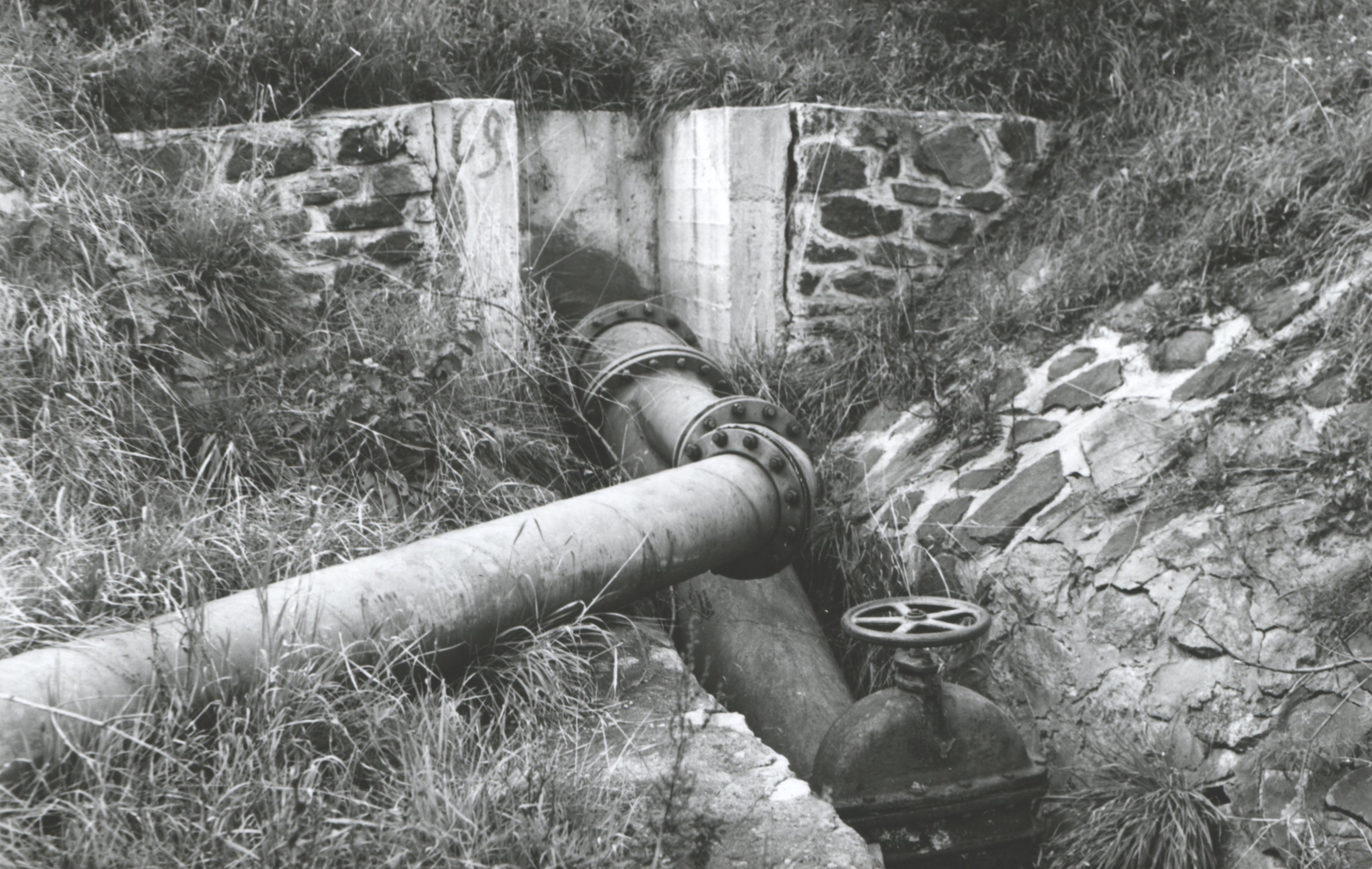 Gyöngyösoroszi alsó tározó vízkivételi művének alvízi oldala (Magyar Környezetvédelmi és Vízügyi Múzeum - Duna Múzeum CC BY-NC-SA)