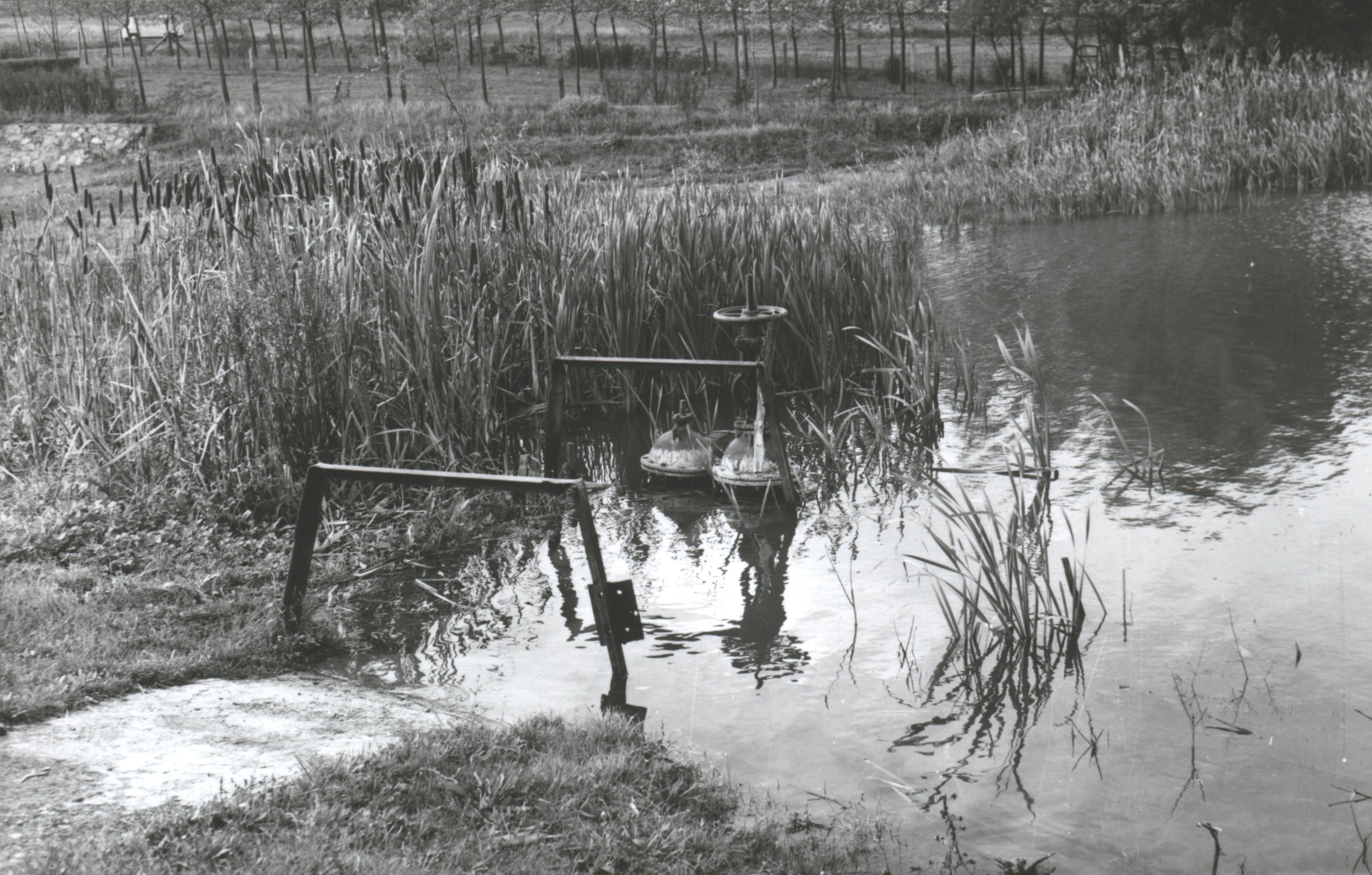 Üzemvízszintszabályozó tolózárak a Szücsi tározónál (Magyar Környezetvédelmi és Vízügyi Múzeum - Duna Múzeum CC BY-NC-SA)