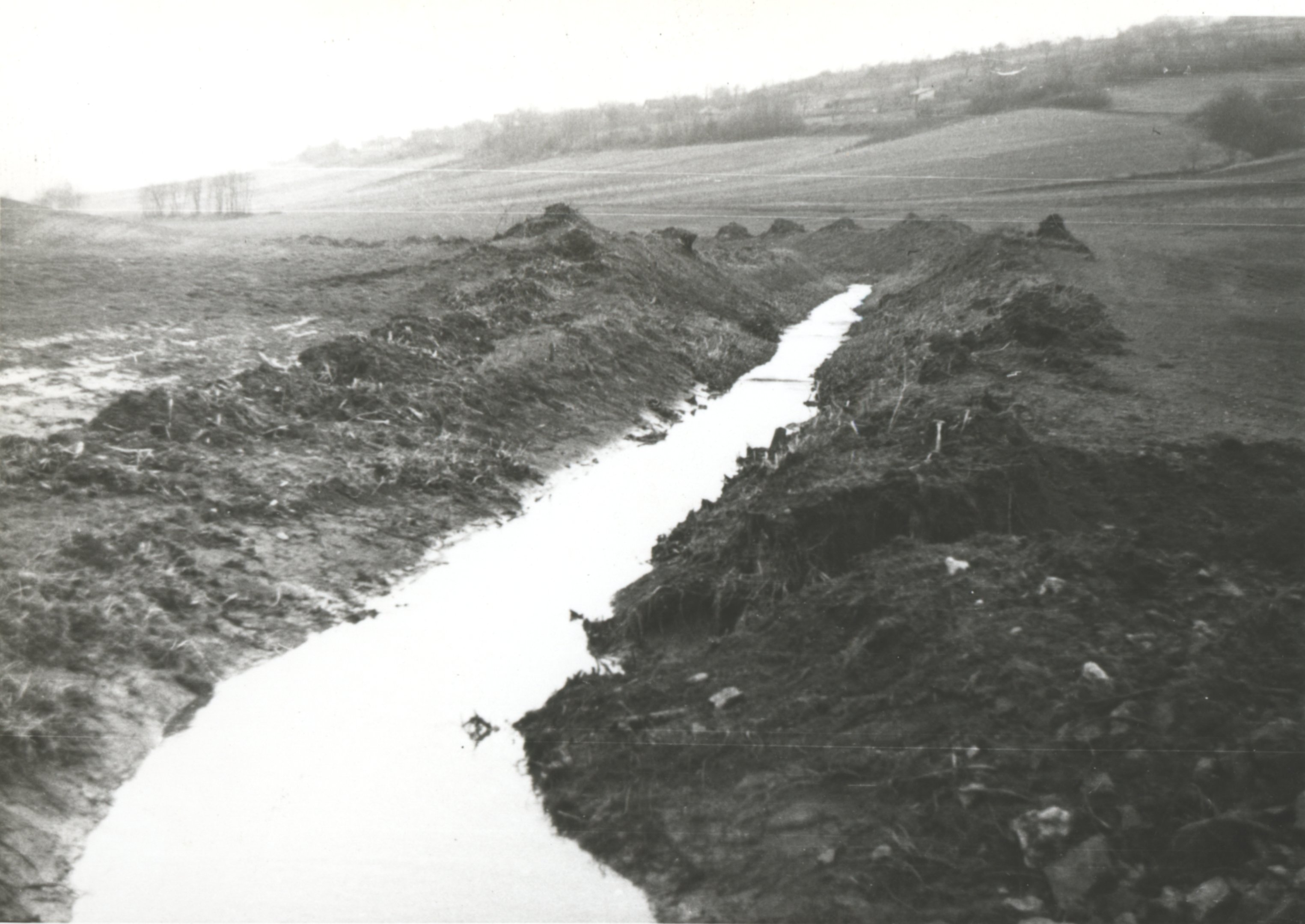 Bajna-Epöli vízfolyás, 1969 (Magyar Környezetvédelmi és Vízügyi Múzeum - Duna Múzeum CC BY-NC-SA)