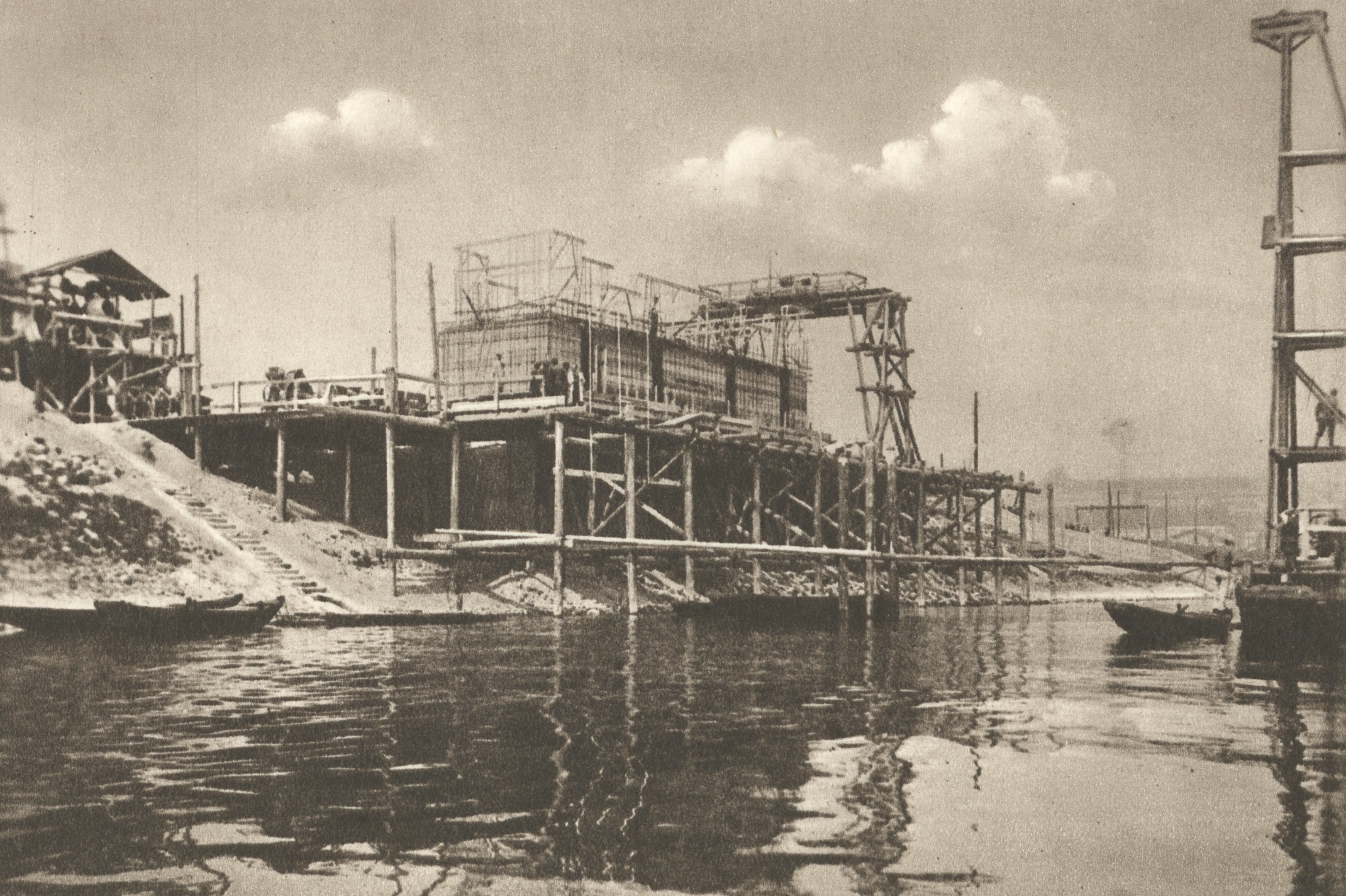 Budai parti pillér felmenő falának építése, 1934. április 17. (Magyar Környezetvédelmi és Vízügyi Múzeum - Duna Múzeum CC BY-NC-SA)