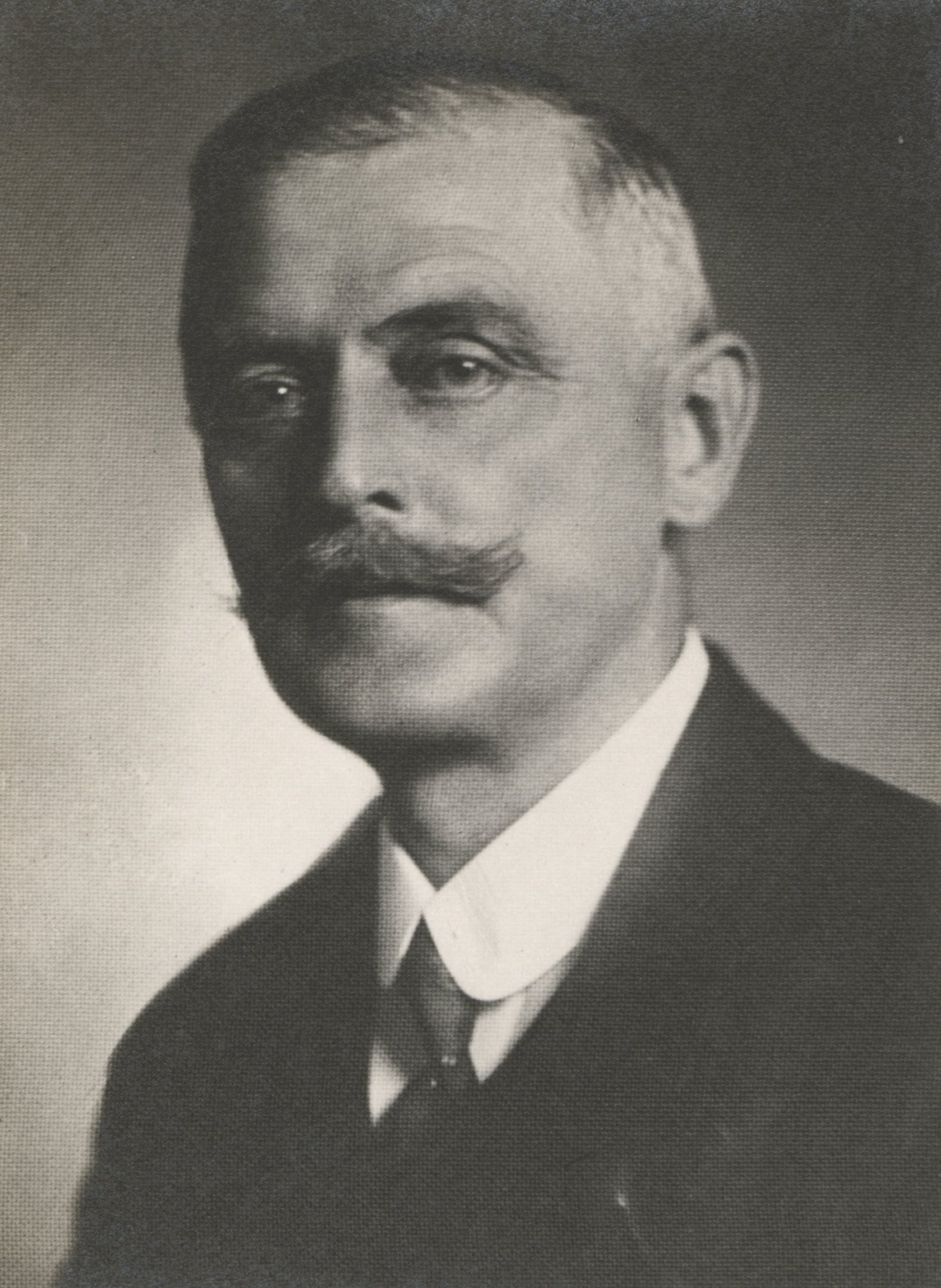 Robringer Sándor miniszteri tanácsos, a III. Kultúrmérnöki Kerület felügyelője, 1892-1926 (Magyar Környezetvédelmi és Vízügyi Múzeum - Duna Múzeum CC BY-NC-SA)