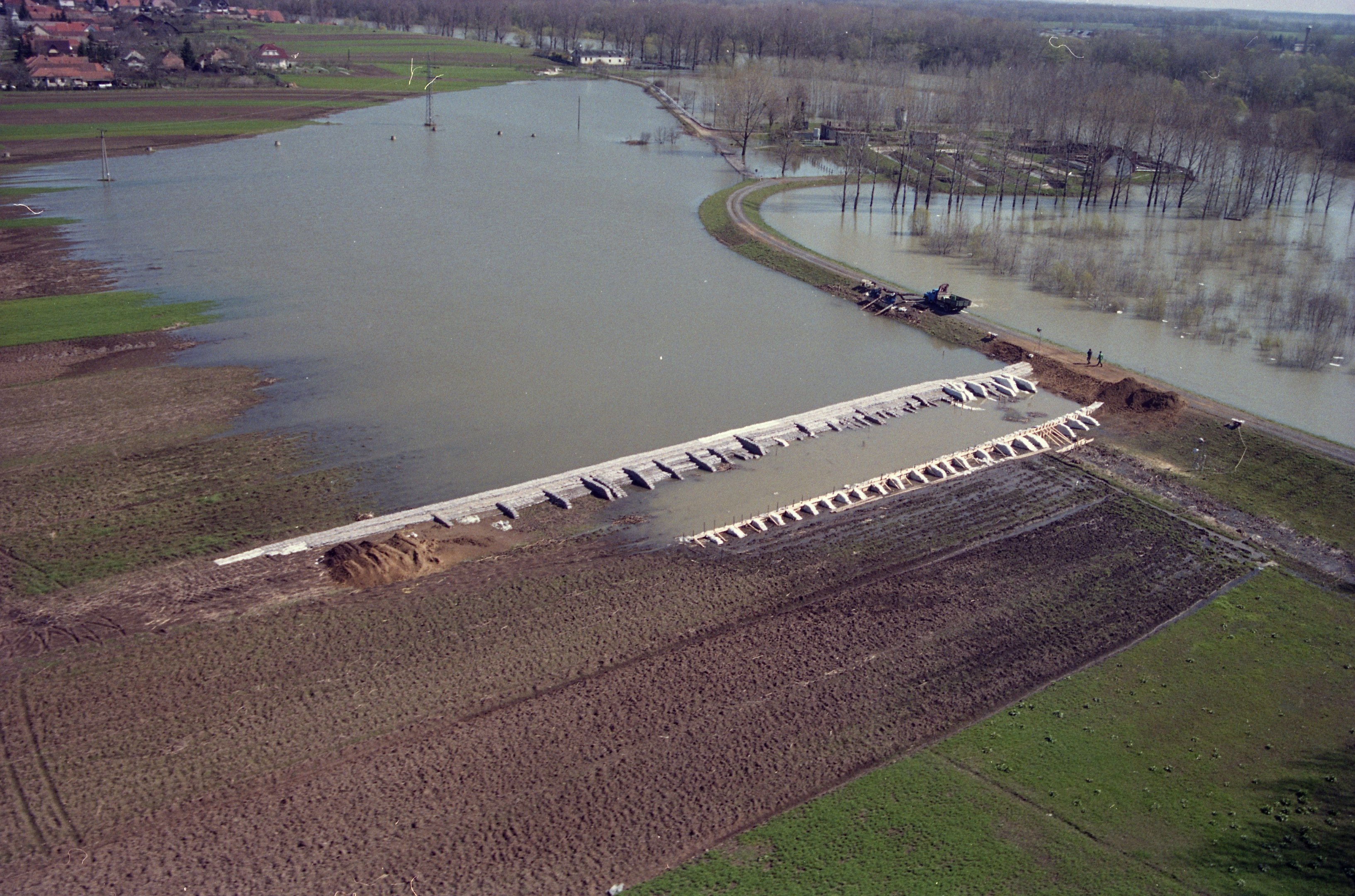 2000. évi árvíz - Sárospatak (Magyar Környezetvédelmi és Vízügyi Múzeum - Duna Múzeum CC BY-NC-SA)