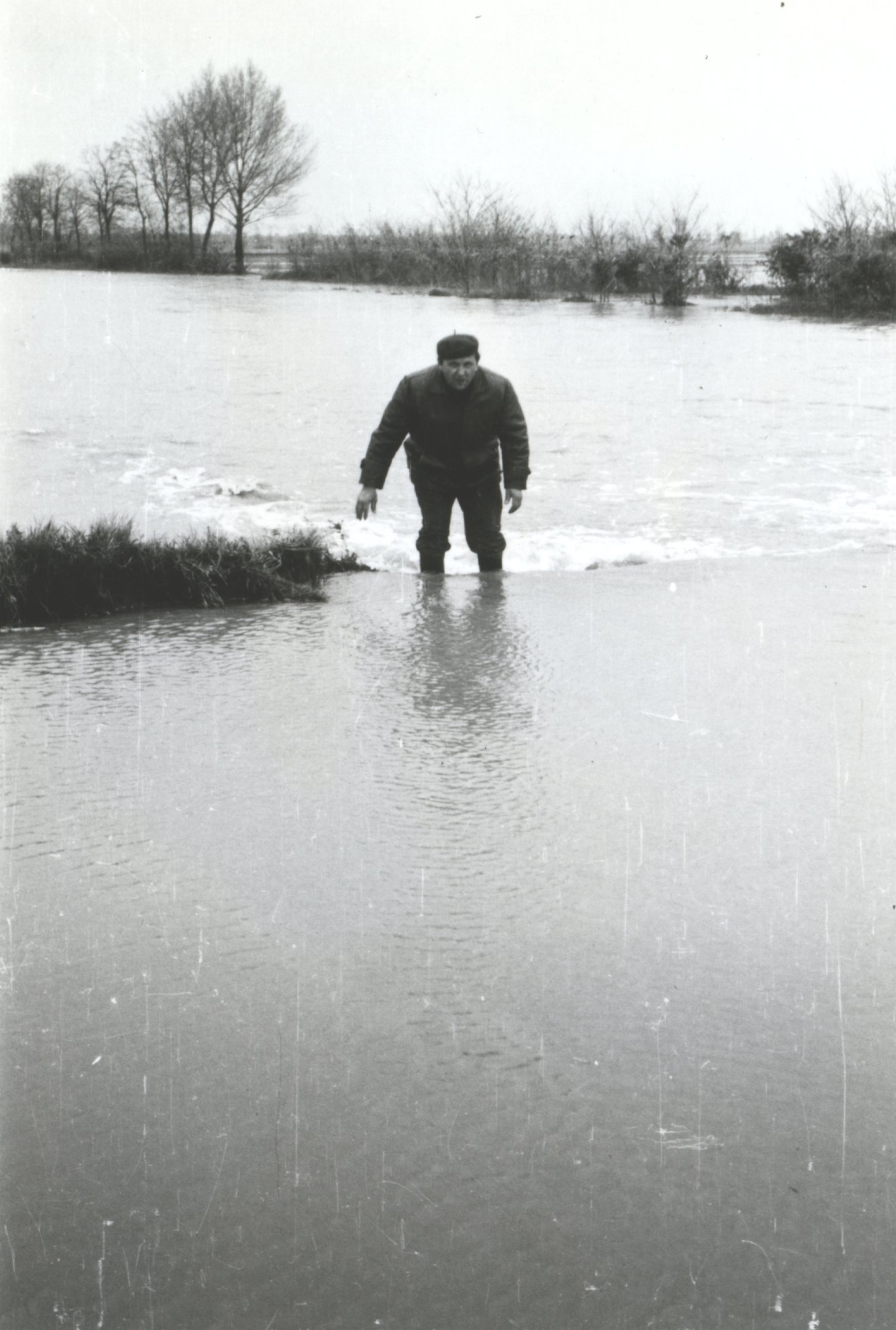 Győri árvíz, 1965 - Védekezés Répcelaknál a Répce árapasztón (Magyar Környezetvédelmi és Vízügyi Múzeum - Duna Múzeum CC BY-NC-SA)